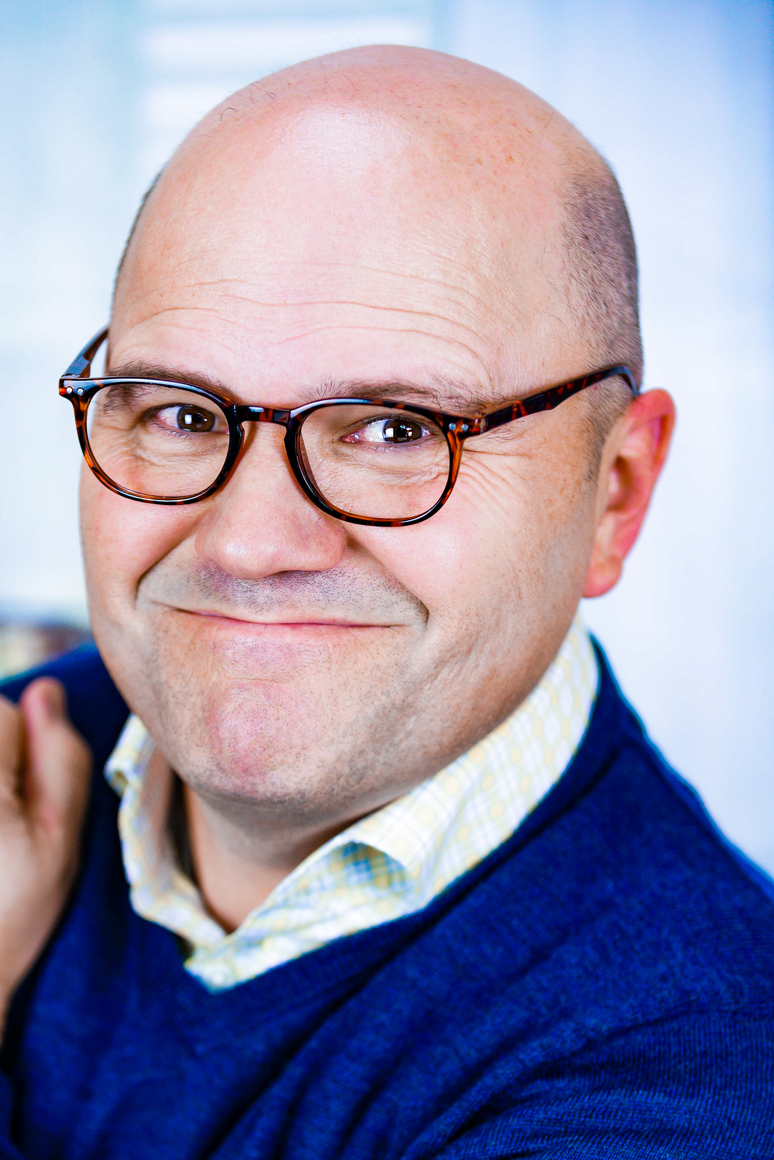 actor Tom Bromhead large photo