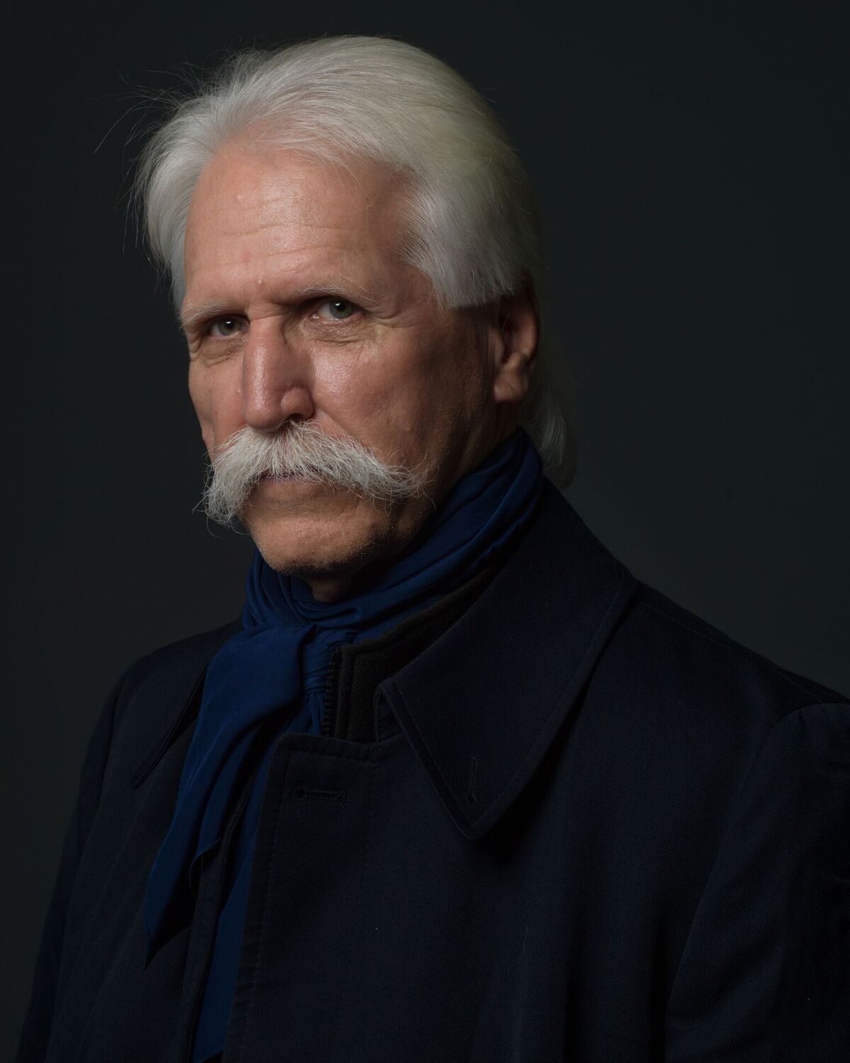 actor Cotton Yancey large photo