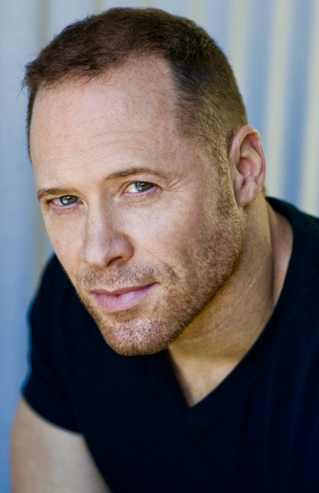 actor Ray Hopper large photo