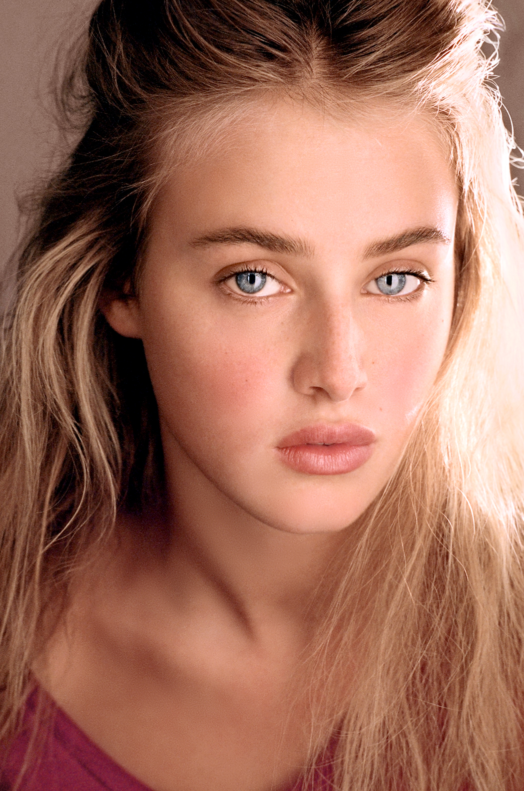 actor Anna Van Patten large photo