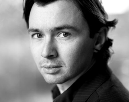 actor Adam Leese large photo