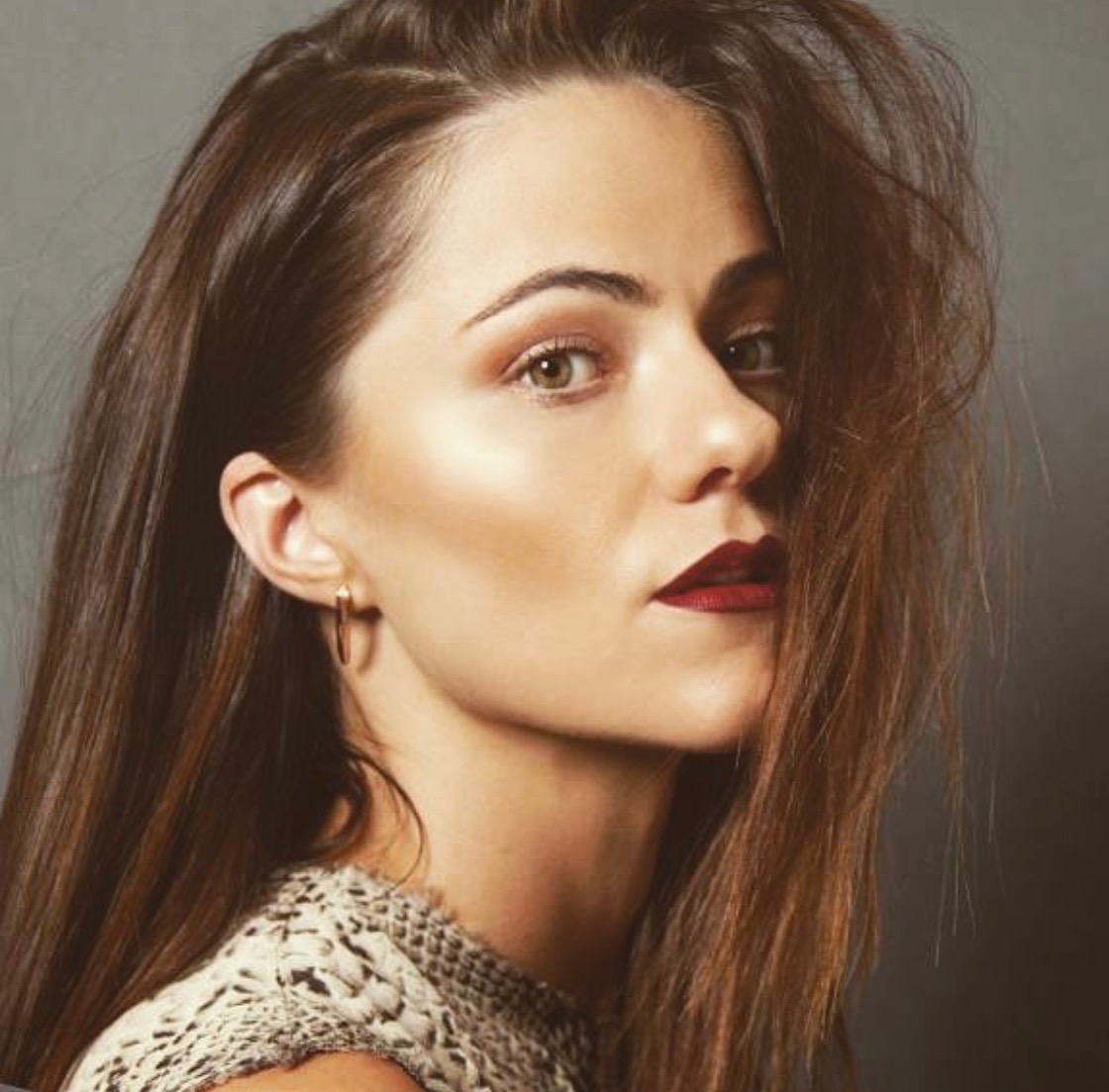 actor Alexandra Park large photo