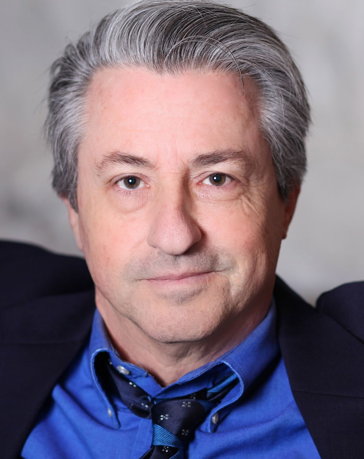 actor Keith MacKechnie large photo