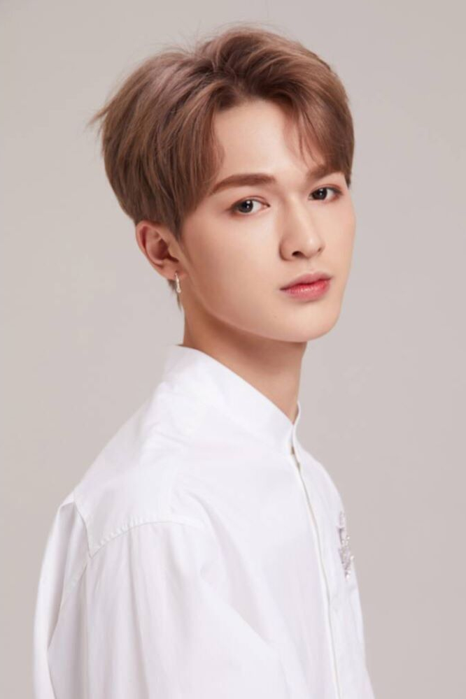 actor Zhengting Zhu large photo actor Zhengting Zhu large photo