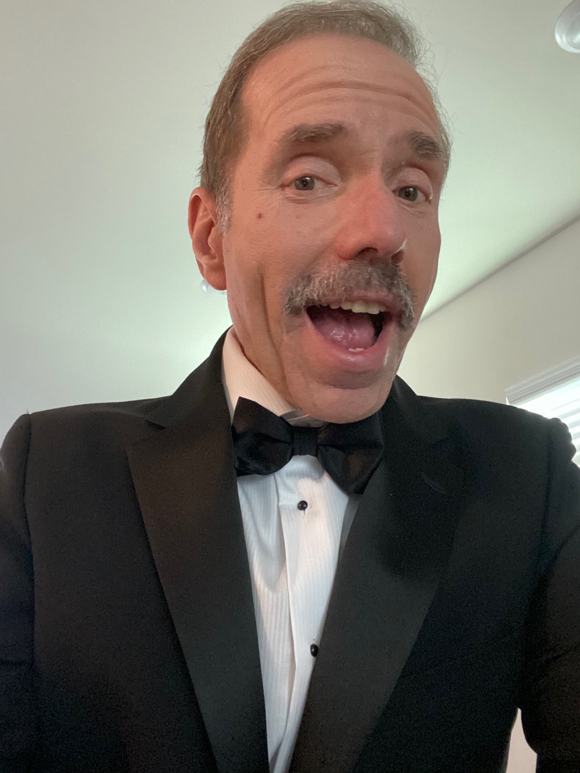 actor Bob Leszczak large photo