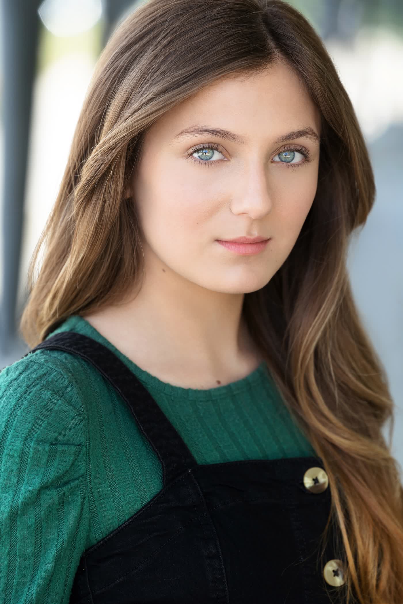 actor Emma Berman large photo