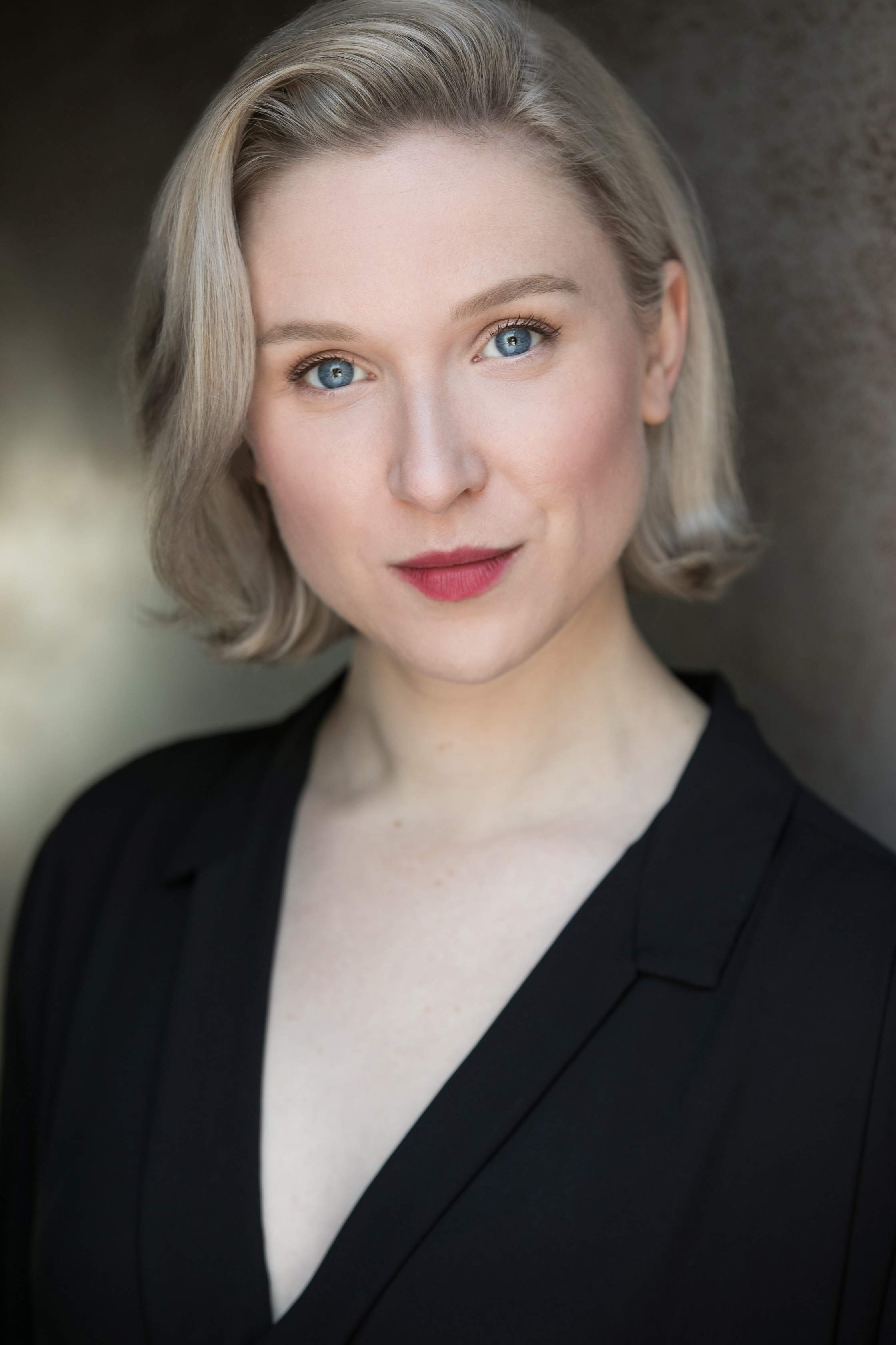 actor Alicia Ambrose-Bayly large photo