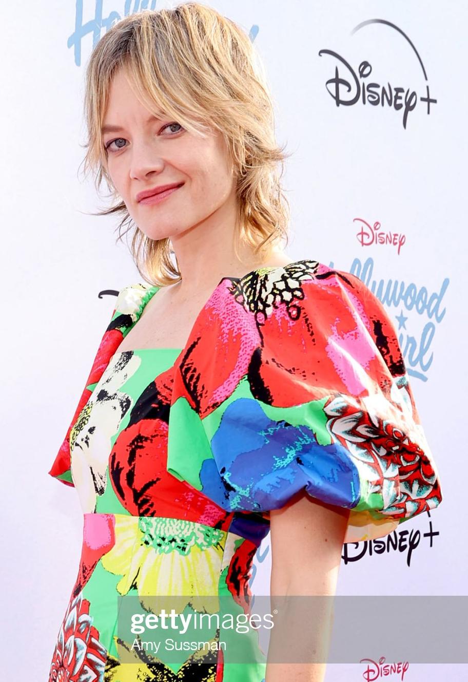 actor Kristin Slaysman large photo