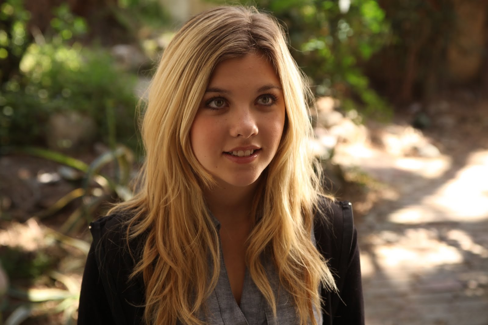 actor Olivia Crocicchia large photo