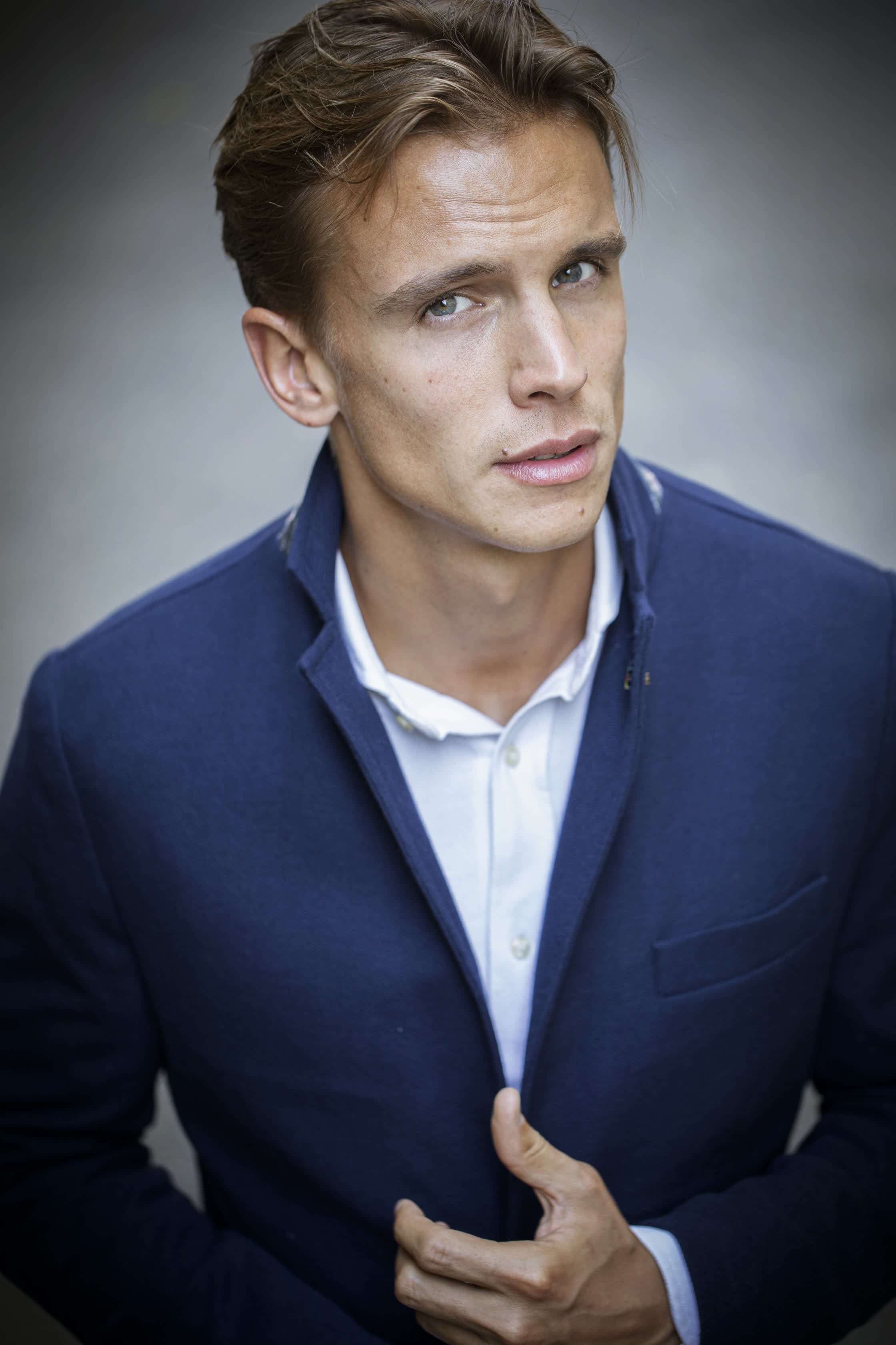 actor Giulio Greco large photo