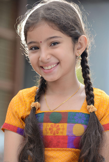 actor Sara Arjun large photo