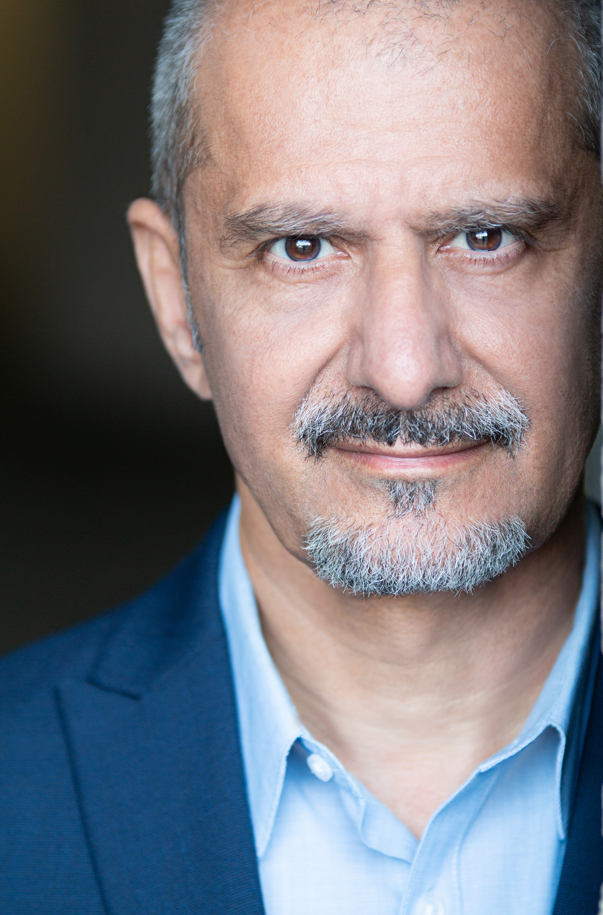 actor Gus Tayari large photo