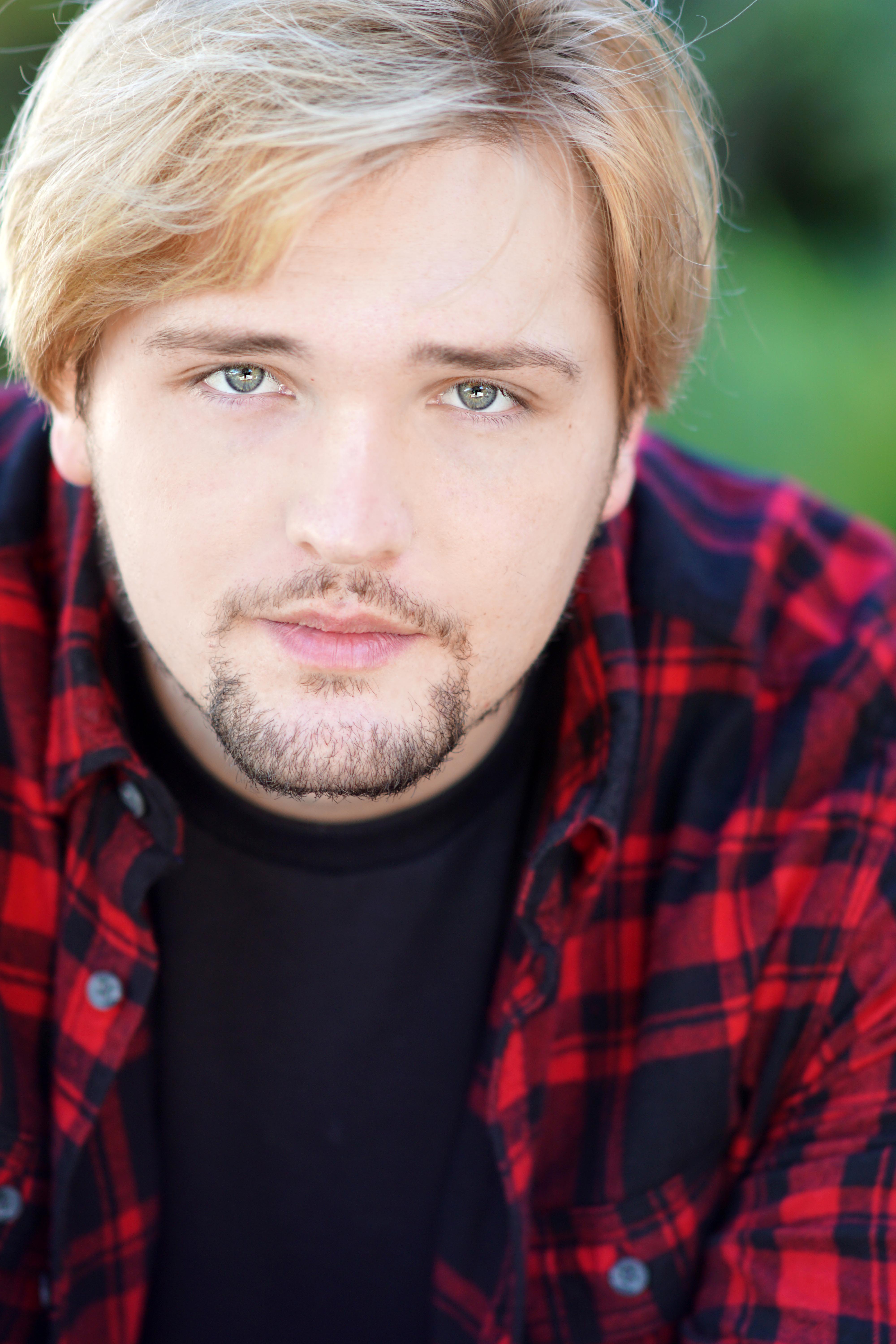 actor Christian Hutcherson large photo