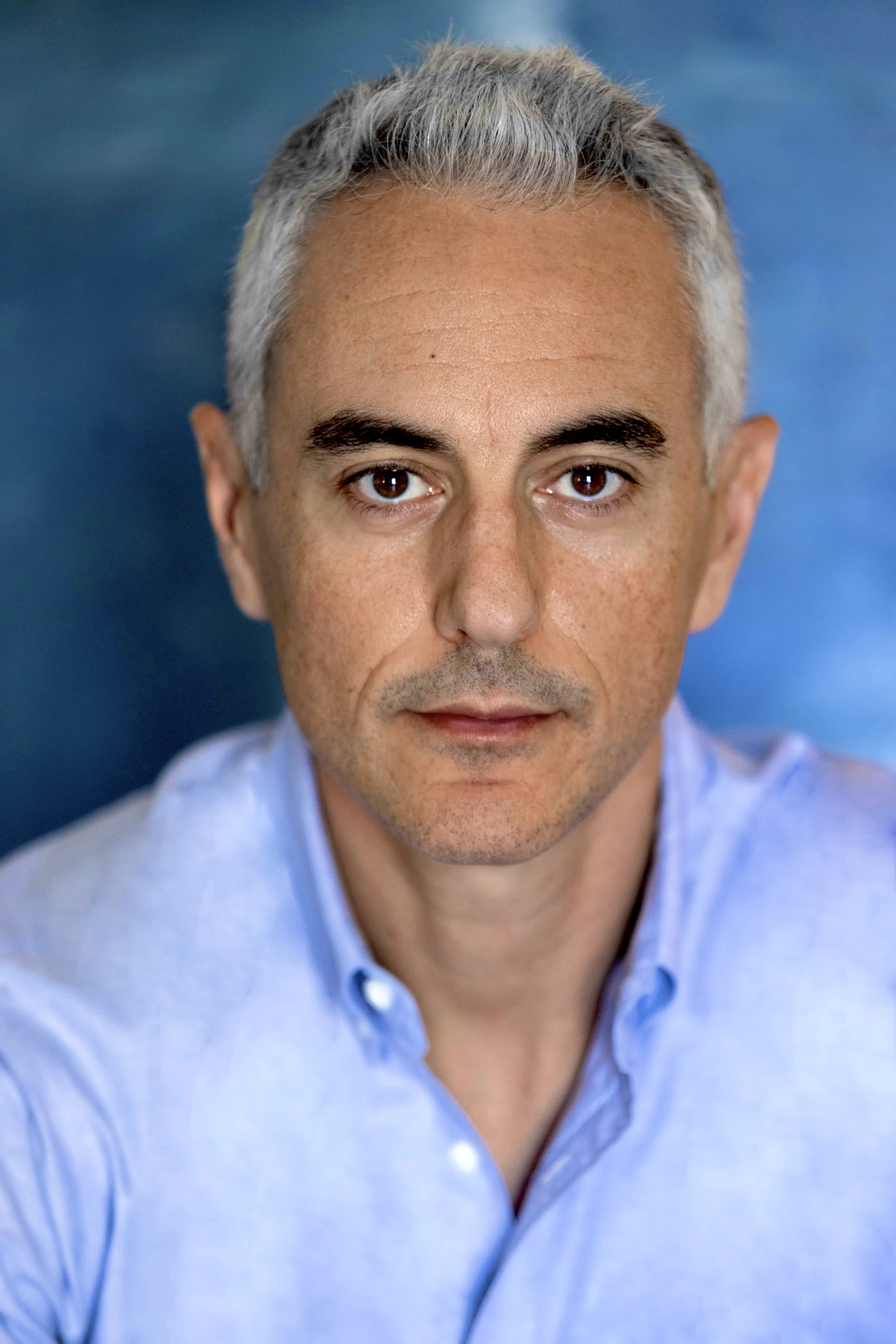 actor Oliver Vaquer large photo