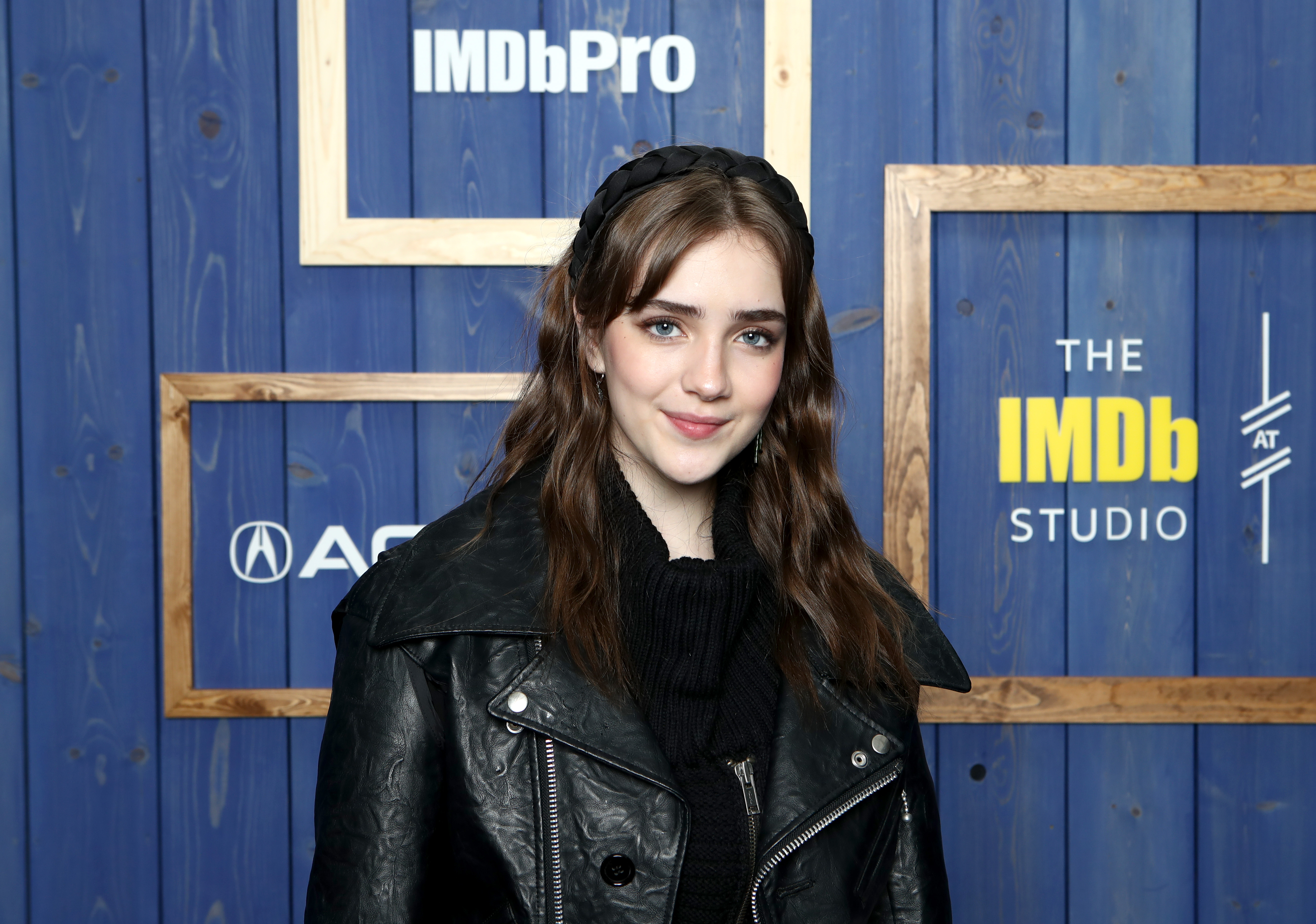 actor Talia Ryder large photo