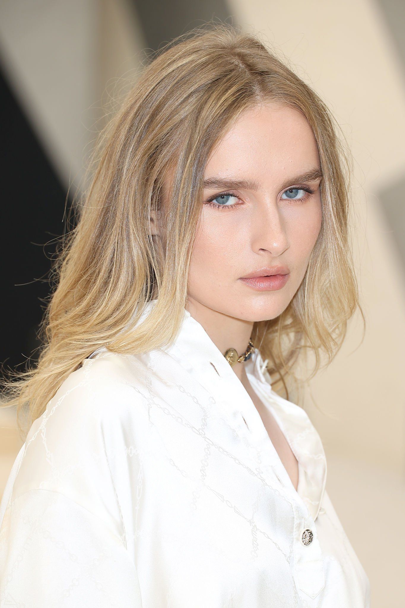 actor Olivia DeJonge large photo