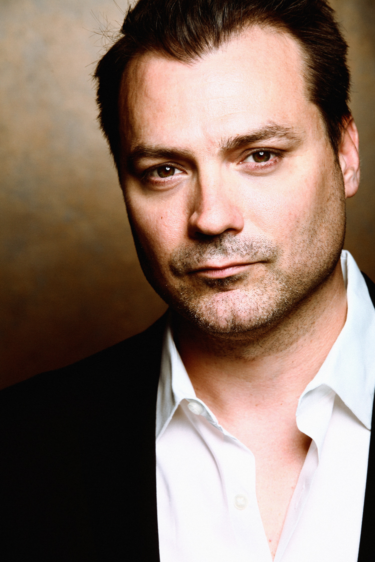 actor Myk Watford large photo