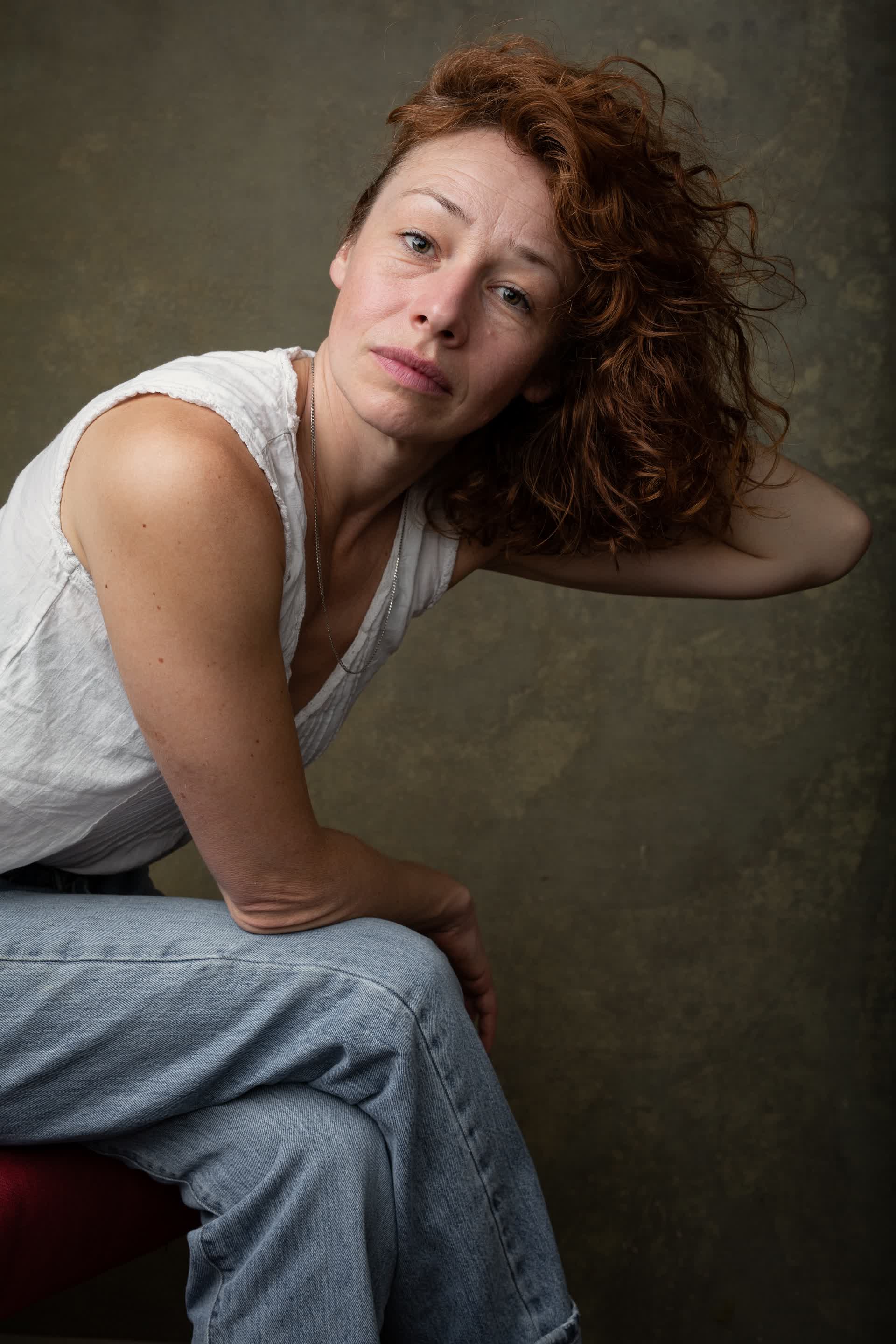 actor Ellie Piercy large photo