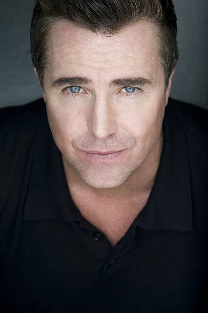 actor Paul McGillion large photo