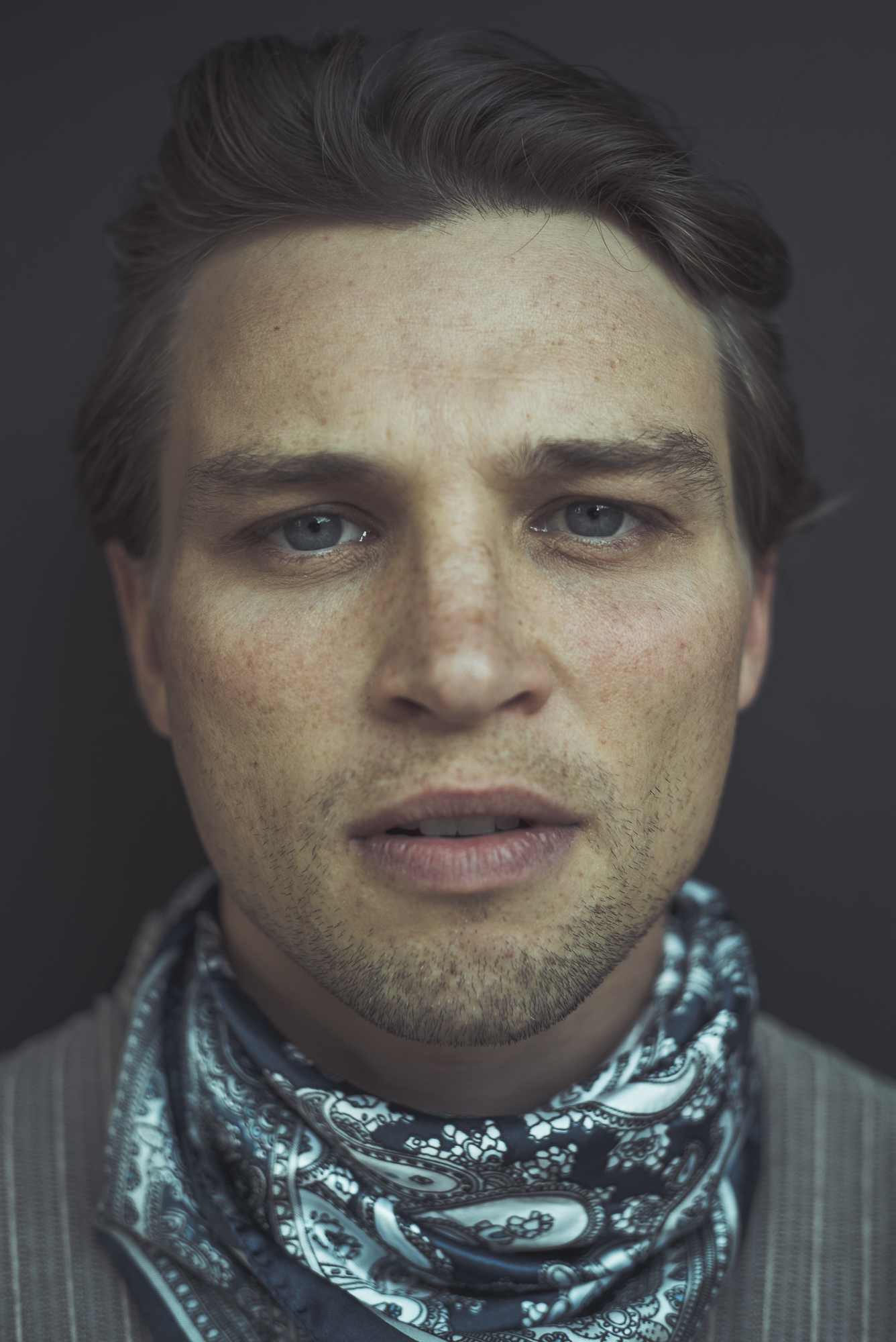 actor Darren Mann large photo