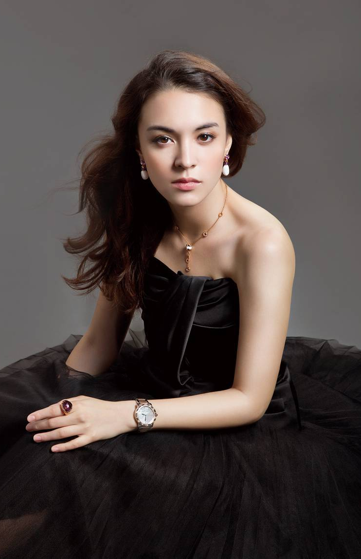 actor Sandrine Pinna large photo