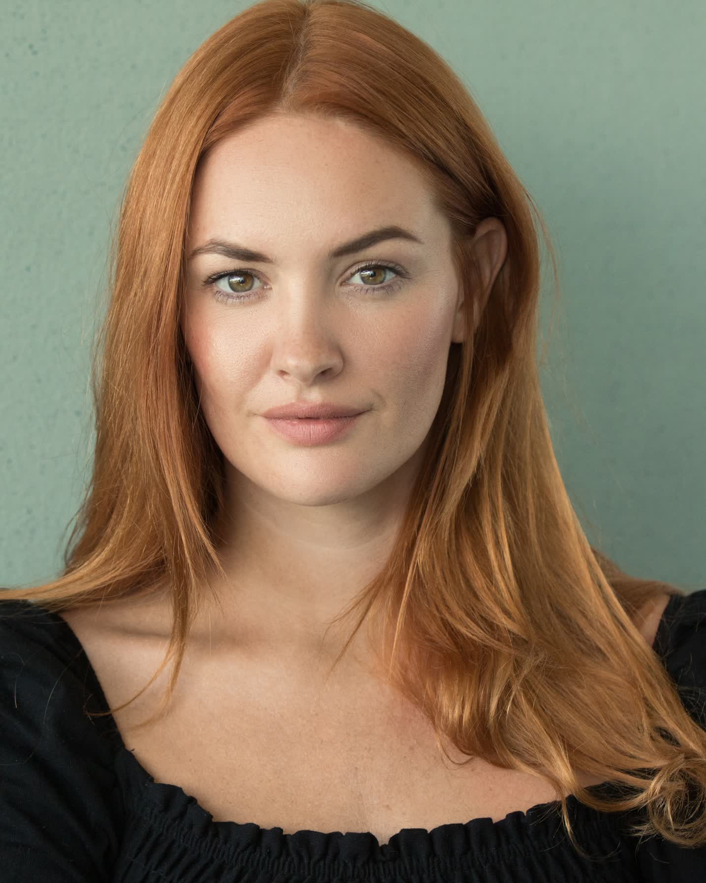 actor Alexandra Evans large photo