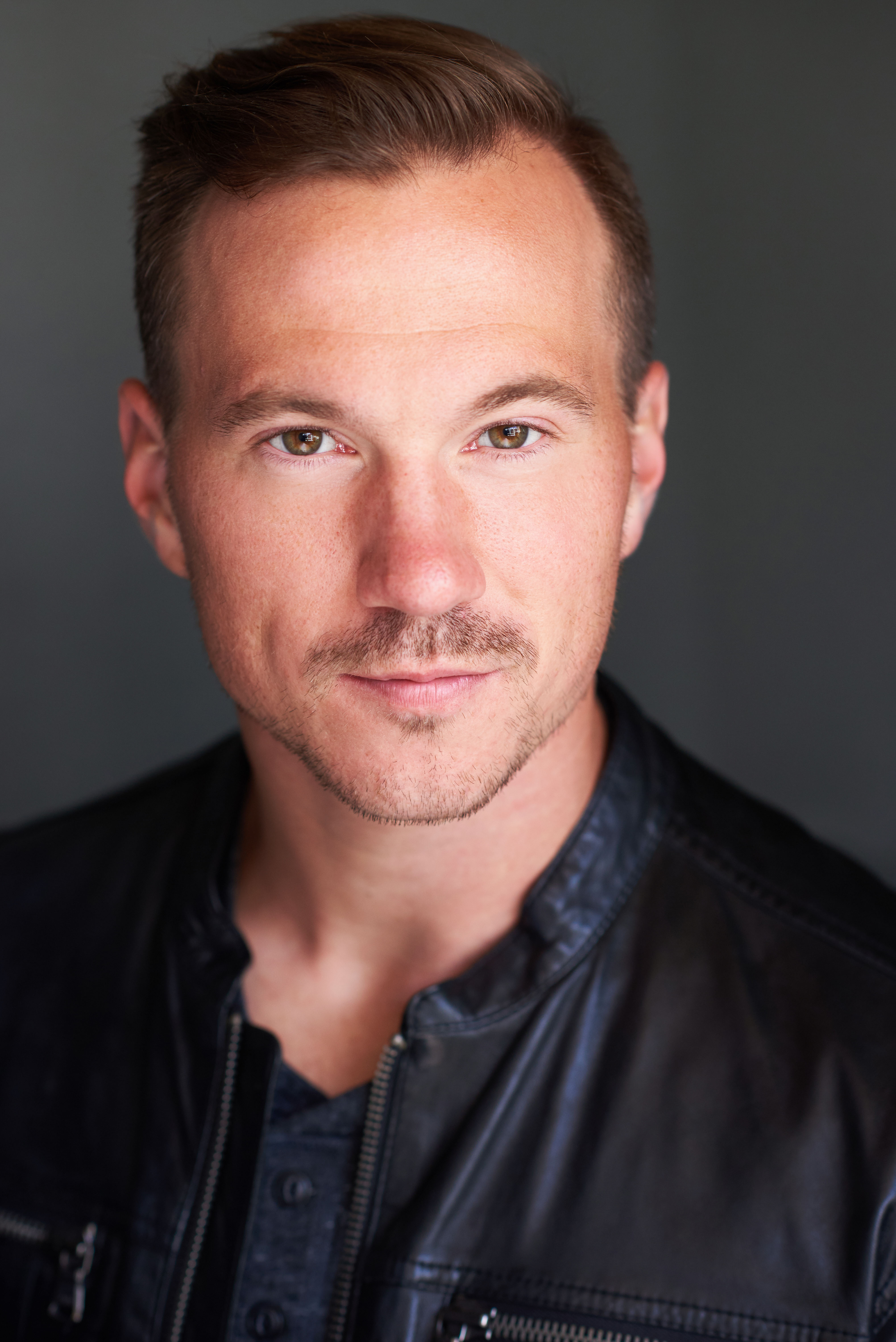 actor Tim Llewellyn large photo