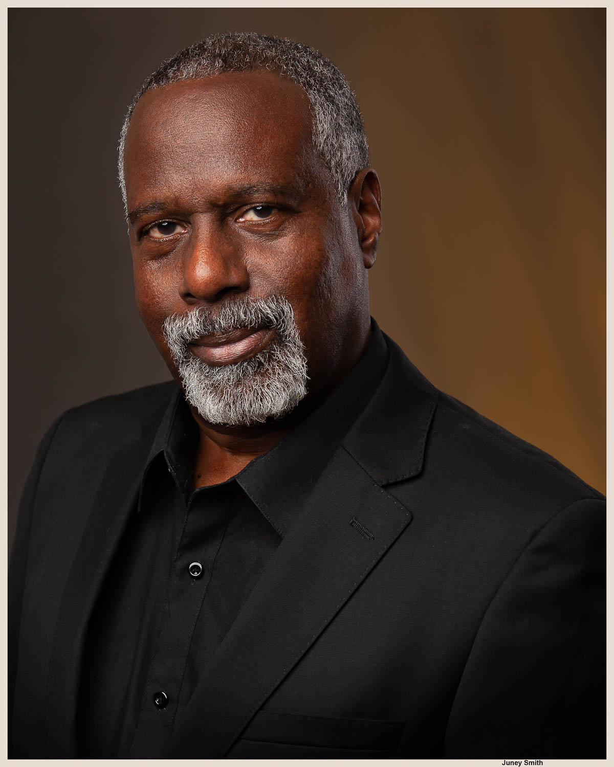 actor Juney Smith large photo