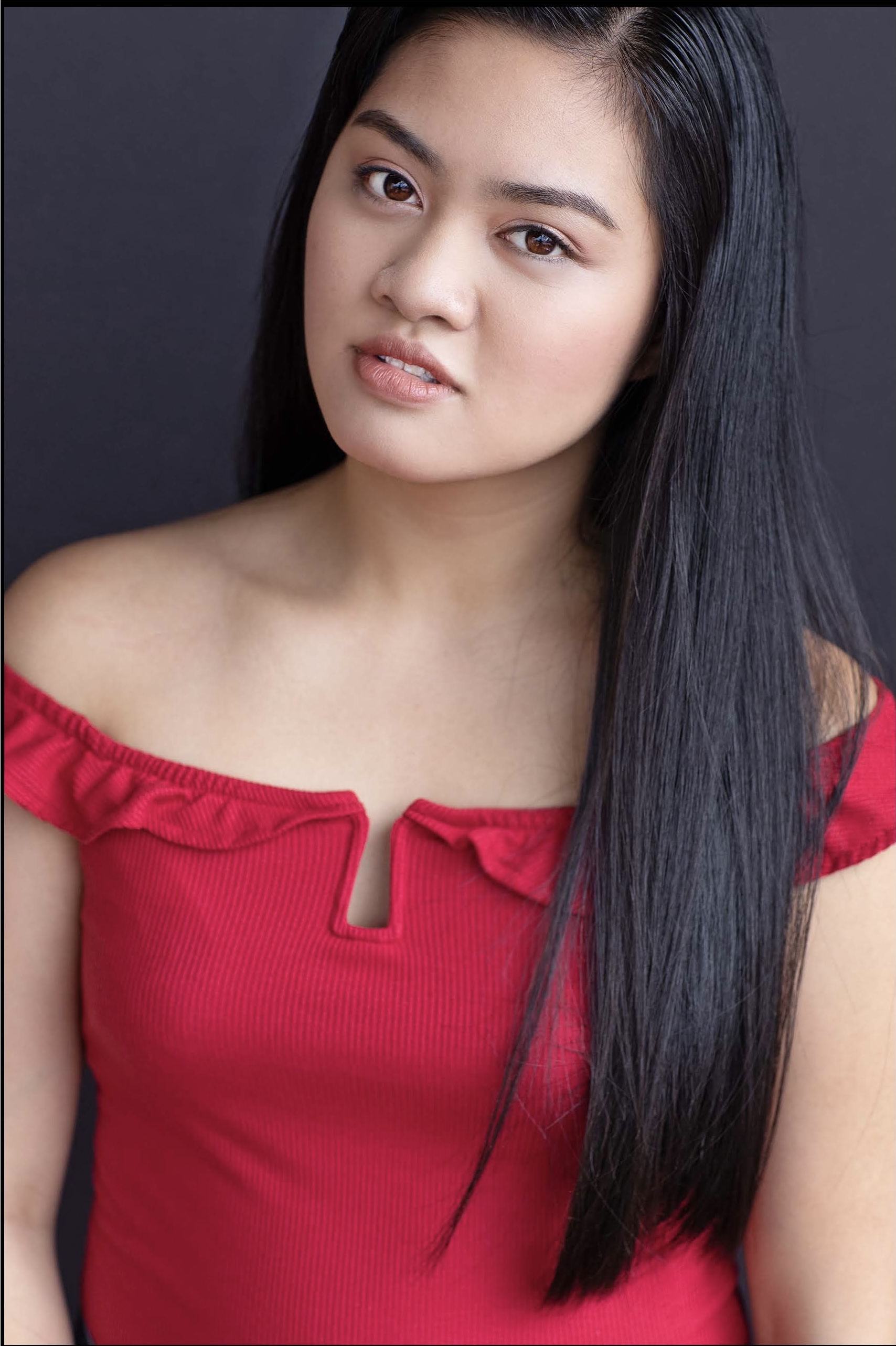 actor Camille Valencia large photo