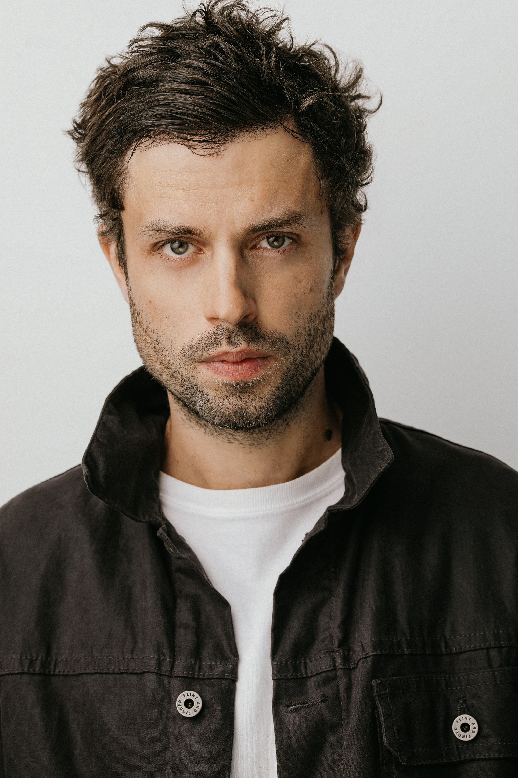 actor Paul Piaskowski large photo