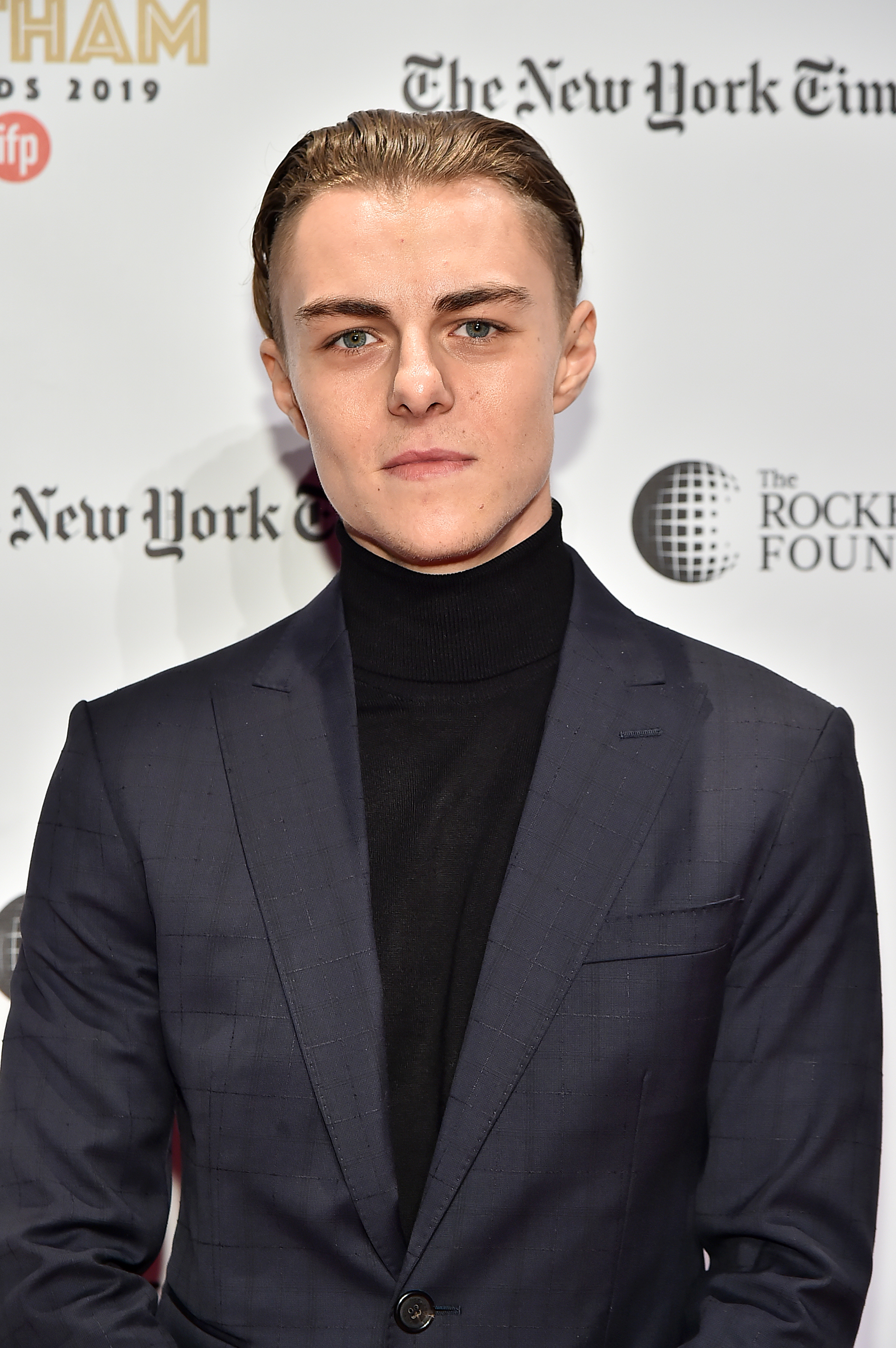 actor Chris Galust large photo