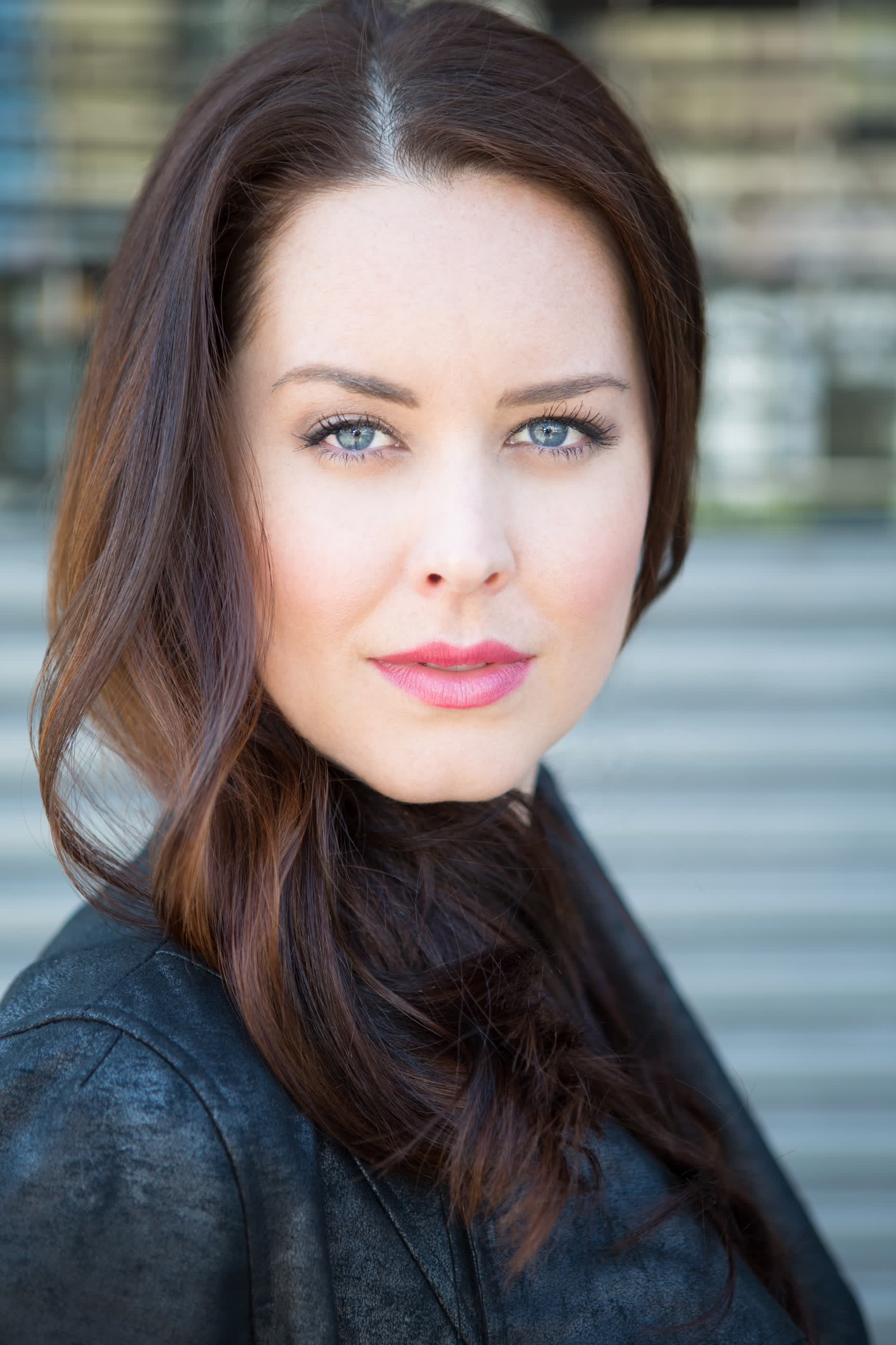 actor Molly Fahey large photo