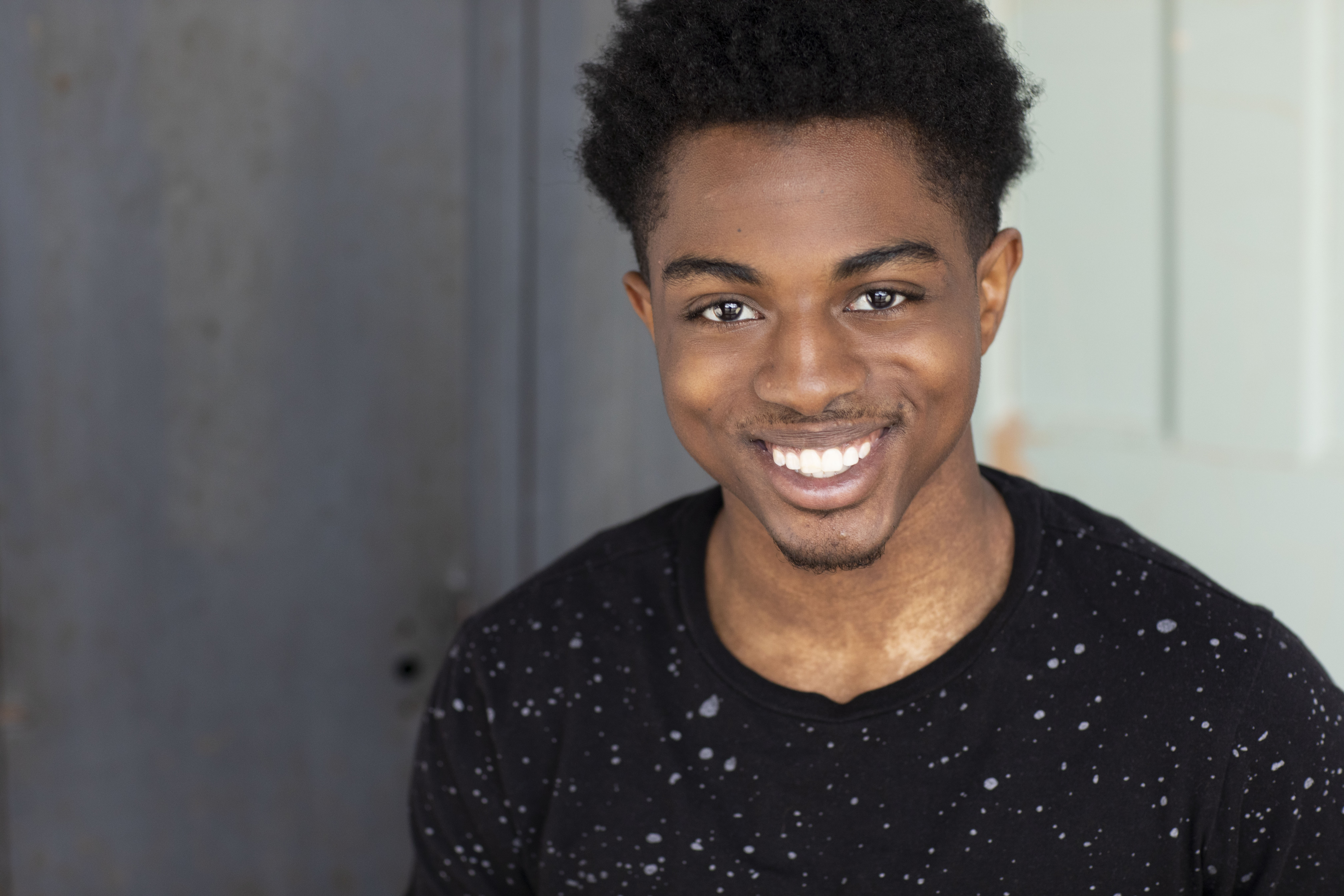 actor Evan J. Simpson large photo