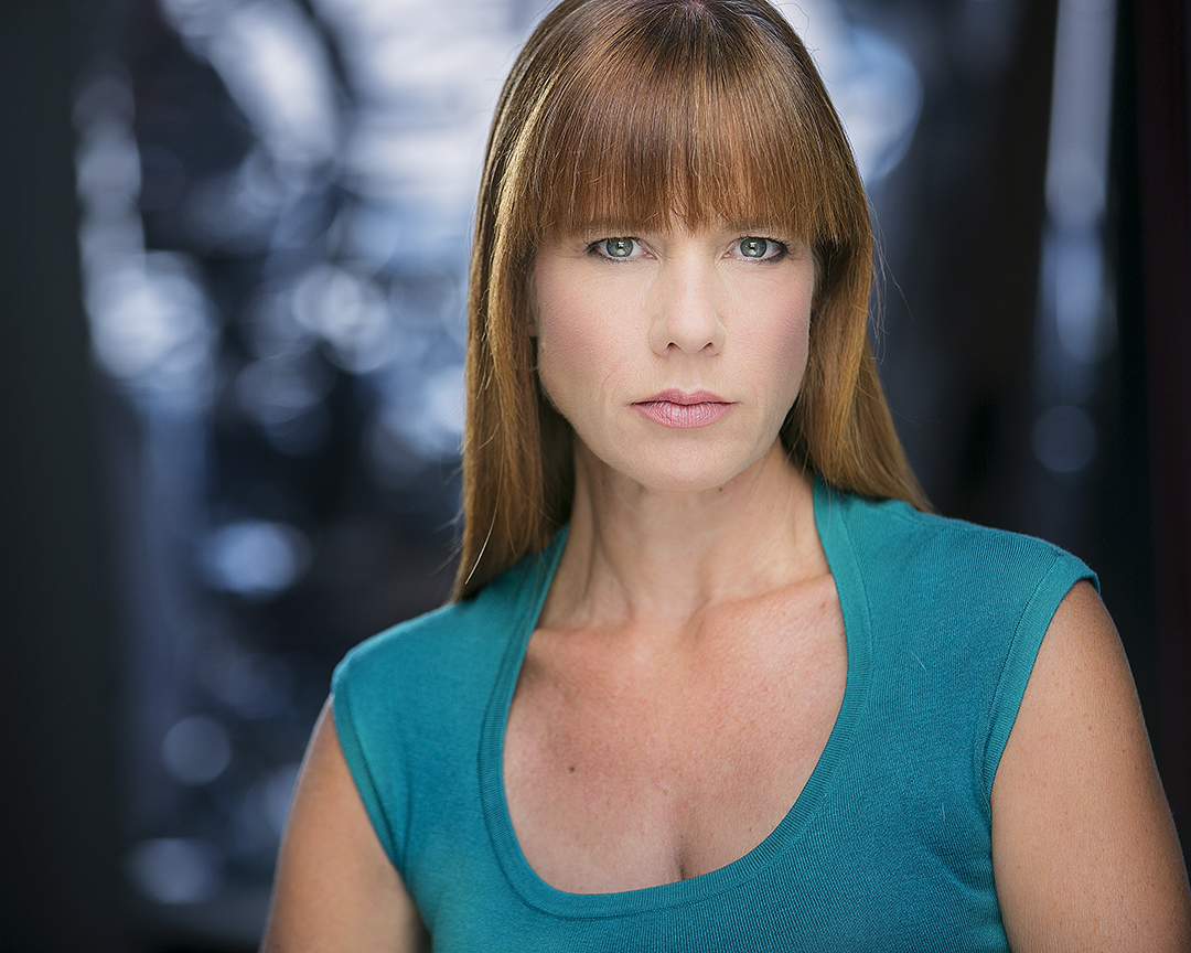 actor Tara Seignuer large photo