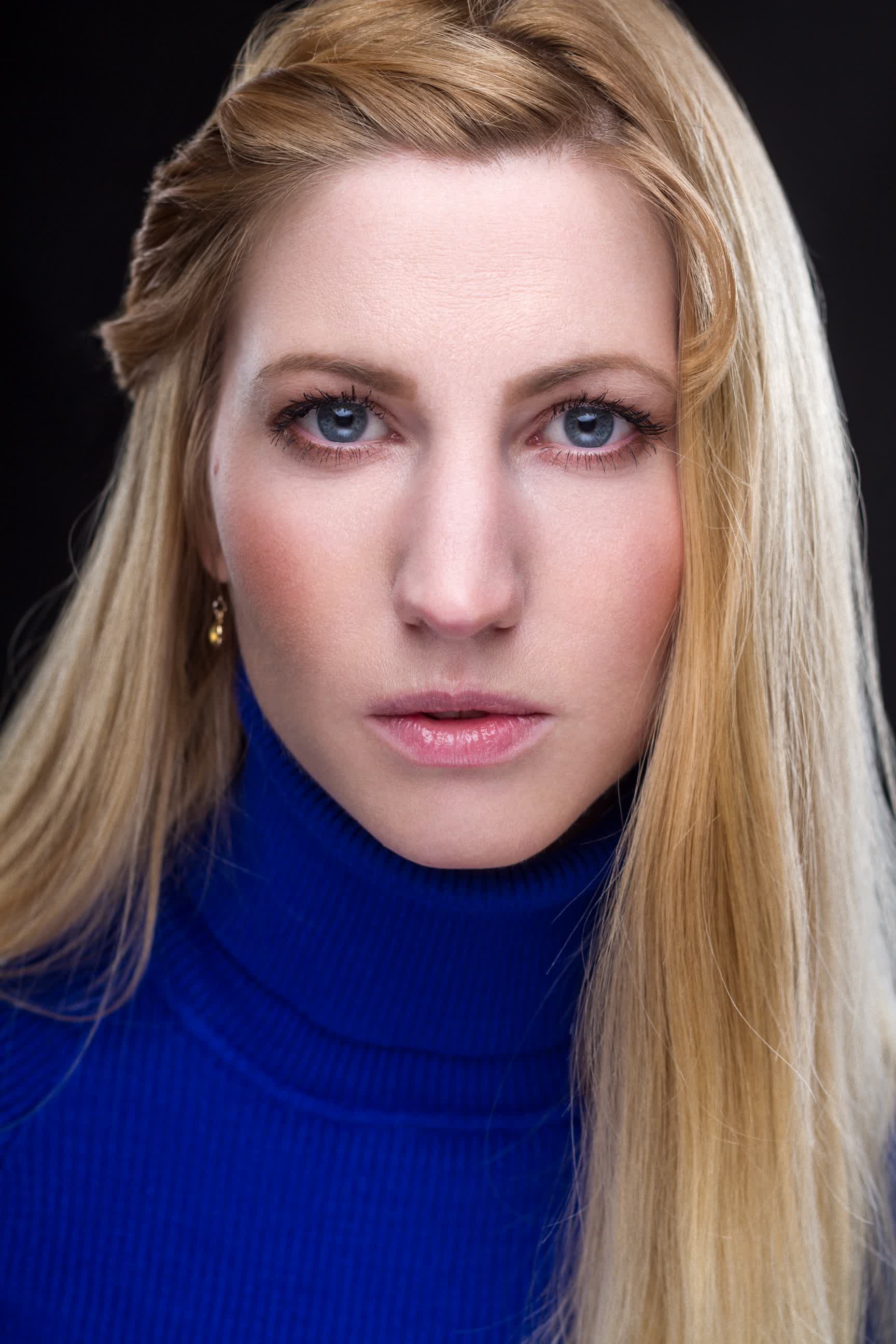 actor Lenka Olsanová large photo