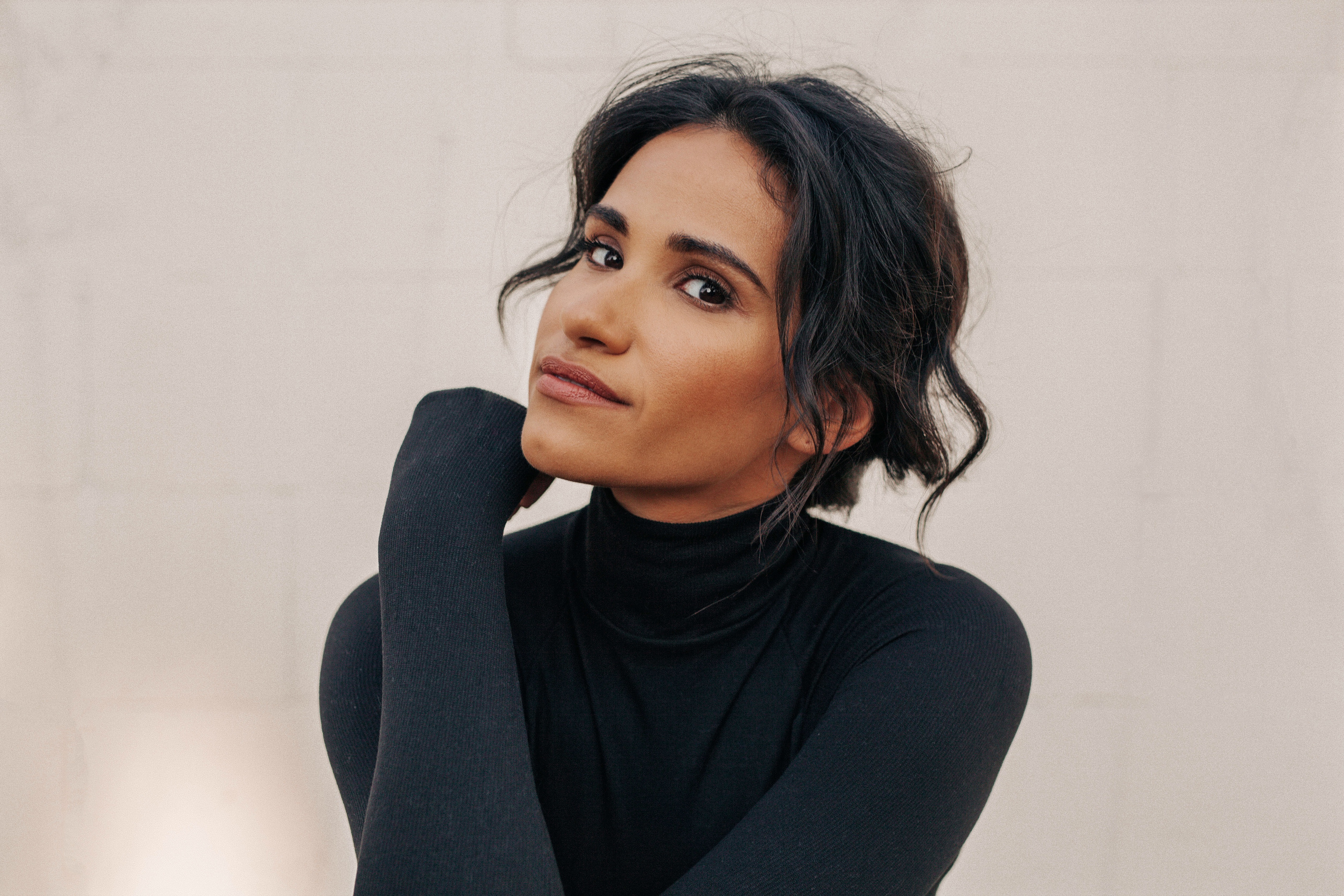 actor Tiffany Smith large photo