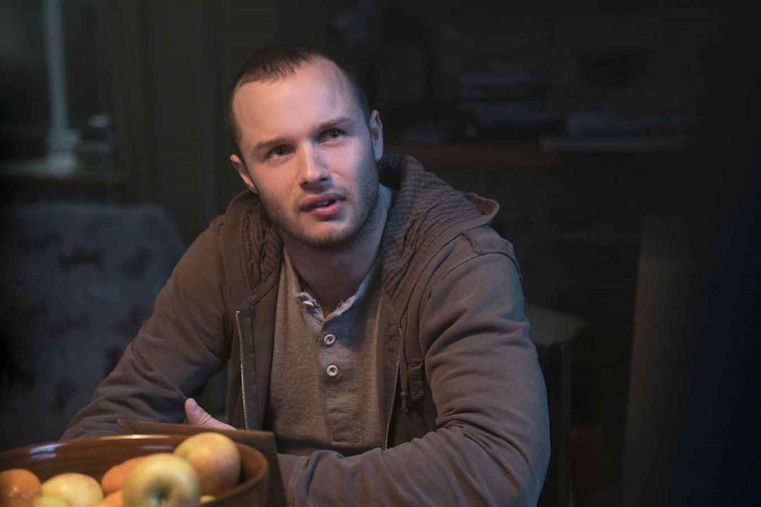 actor Arthur Hughes large photo