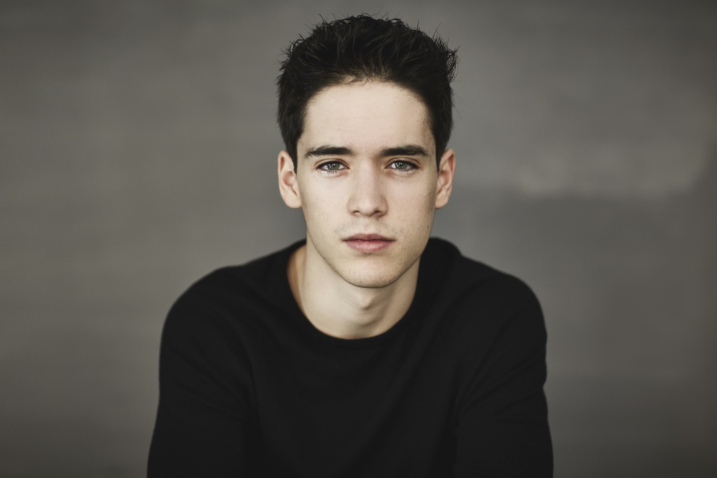 actor Marcos Ruiz large photo