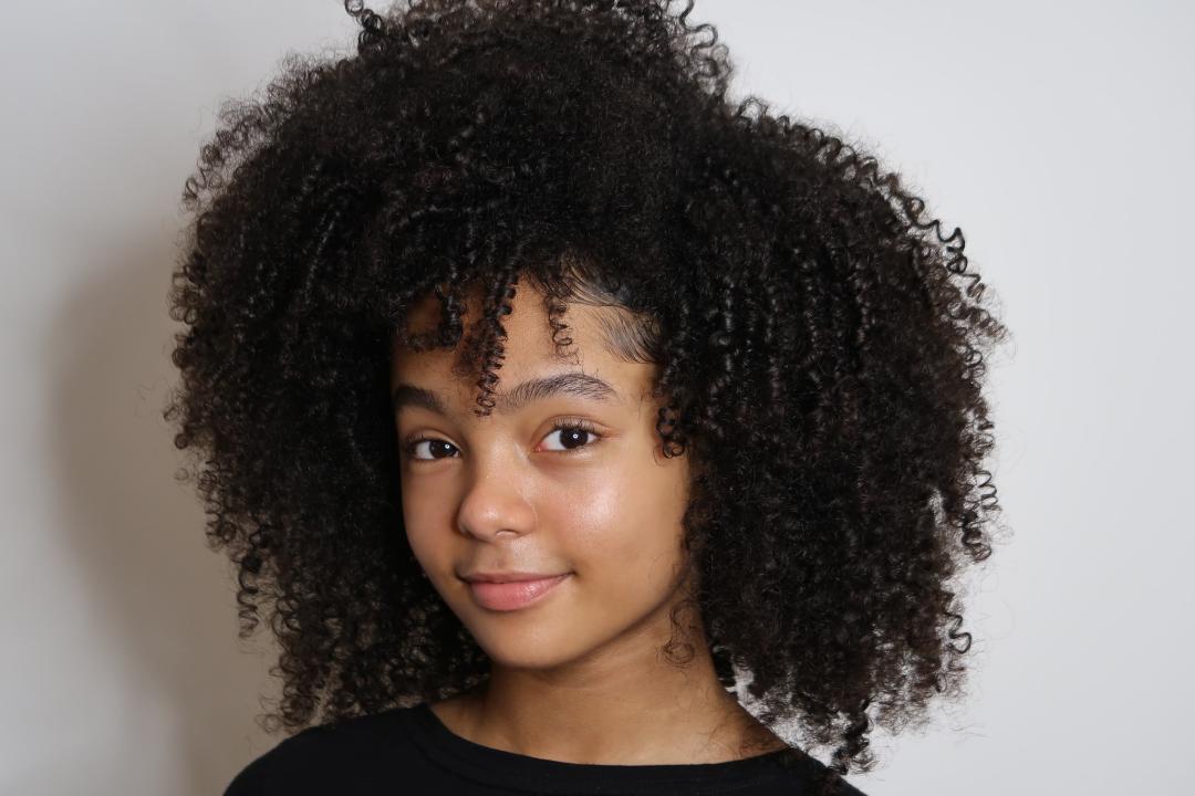 actor Madalen Mills large photo