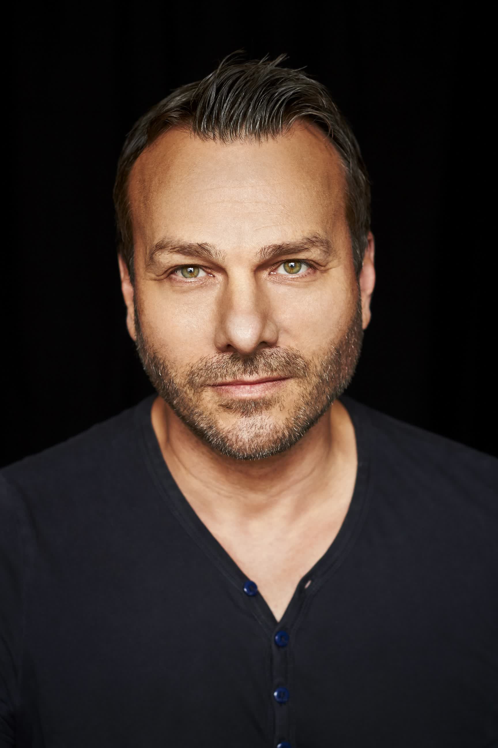 actor Jeff Teravainen large photo