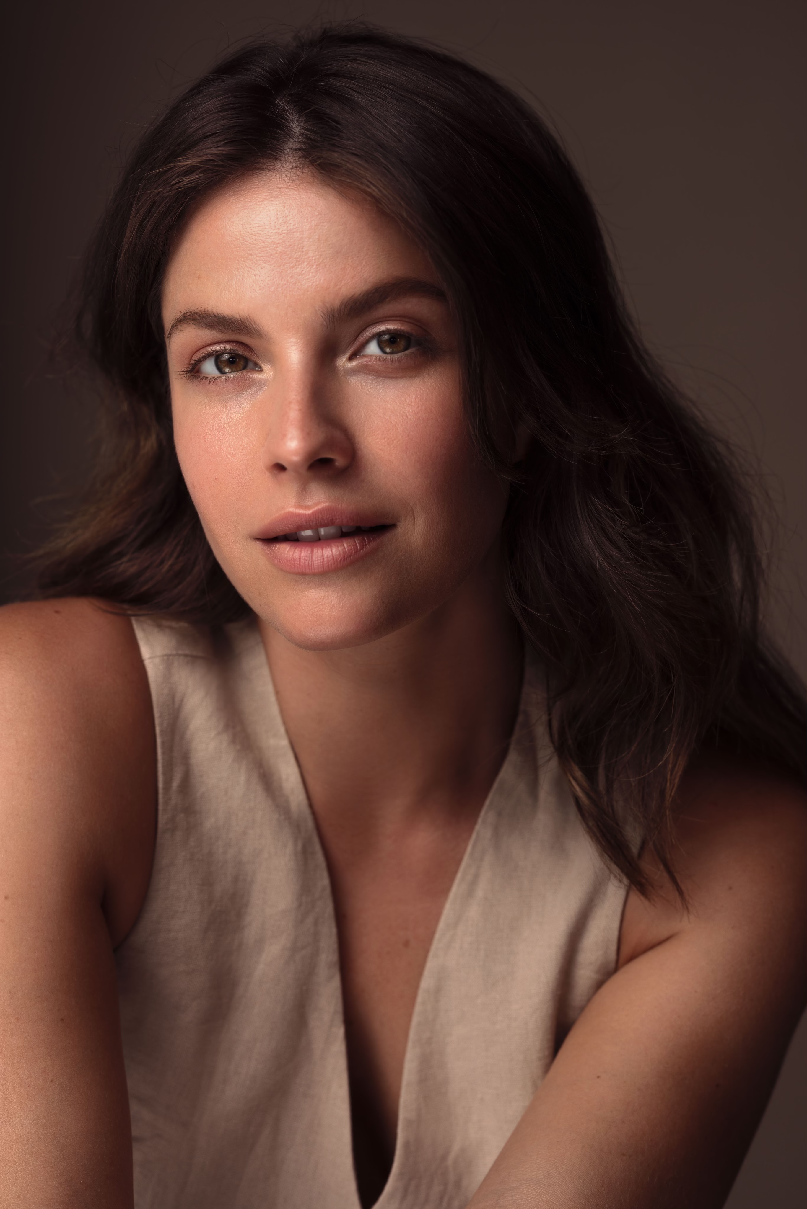 actor Paige Spara large photo