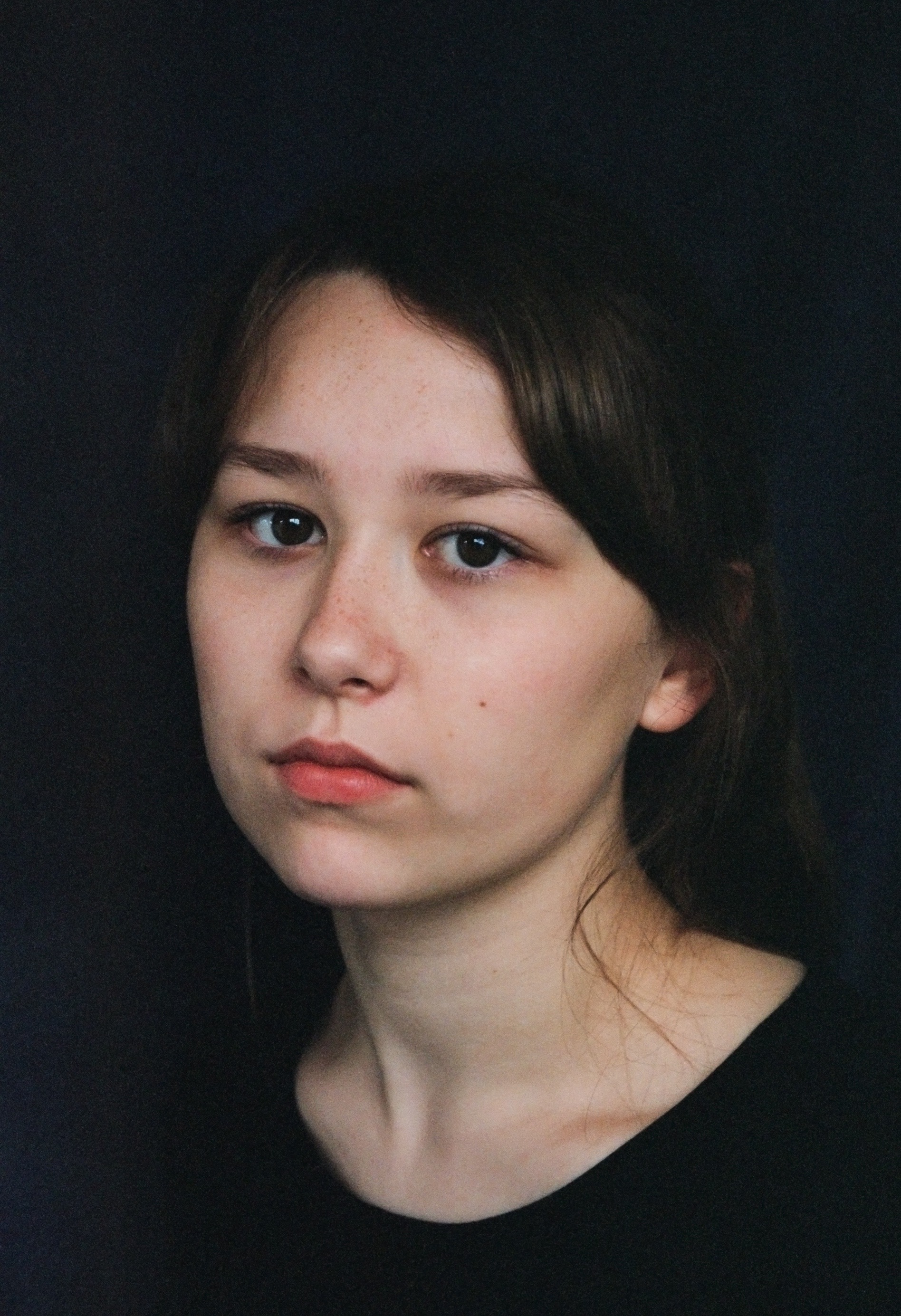 actor Liv Hill large photo