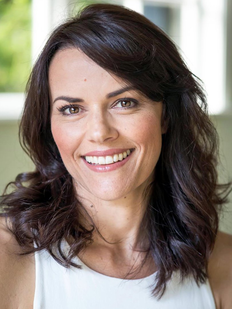 actor Amanda Billing large photo