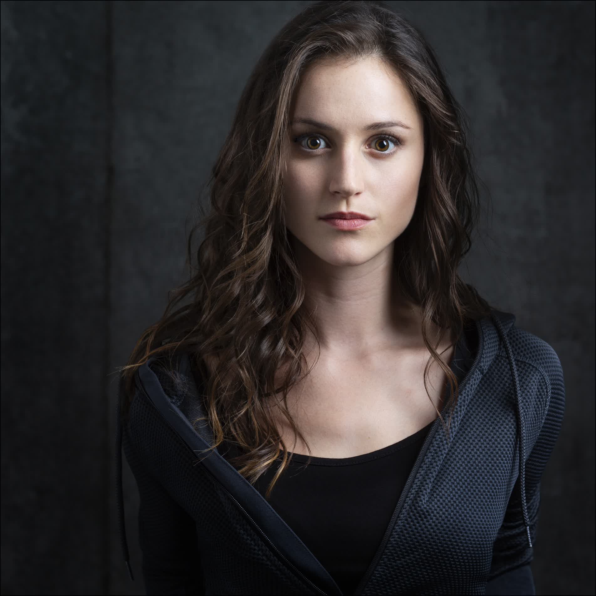 actor Samantha Loxley large photo