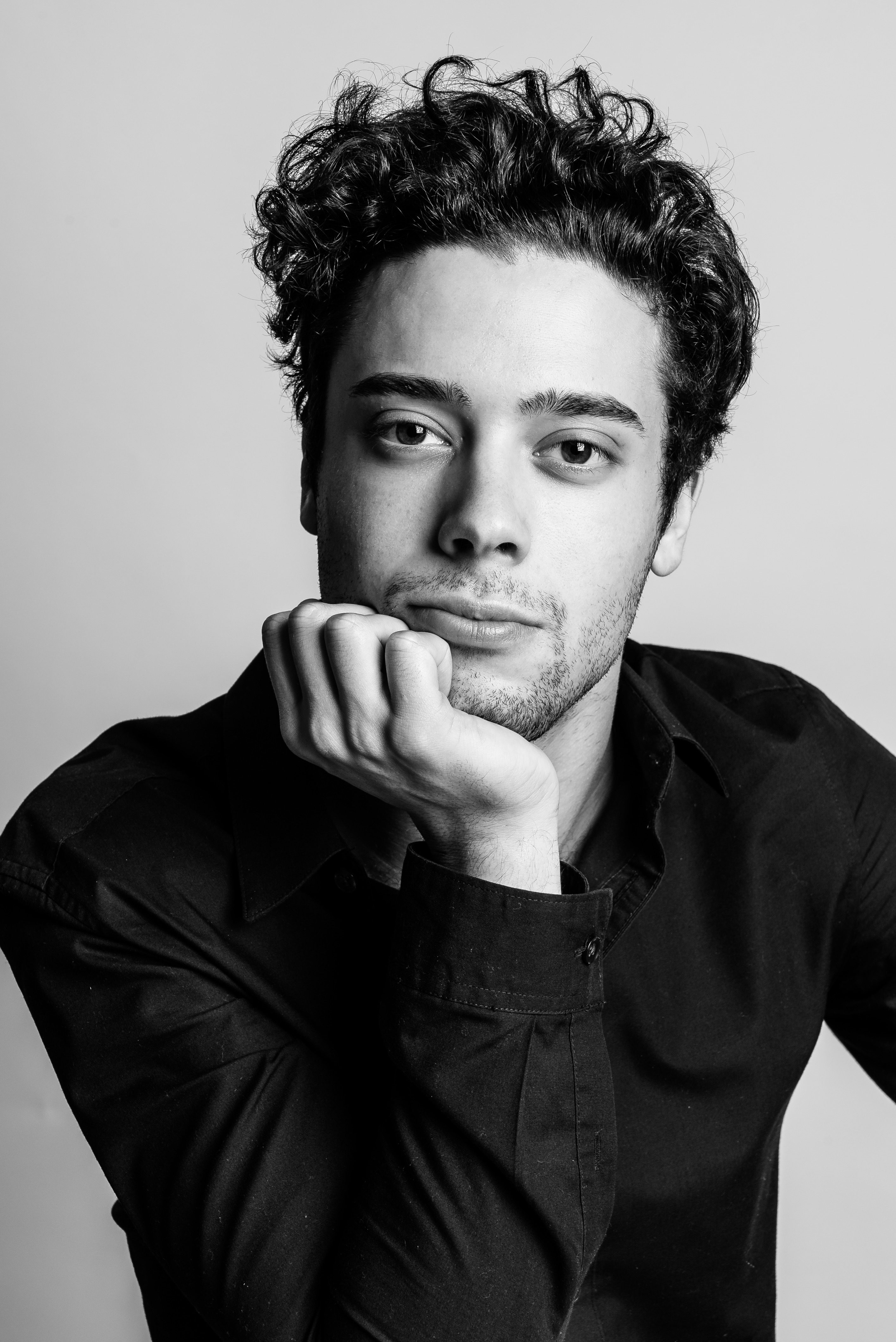 actor Eric Tabach large photo