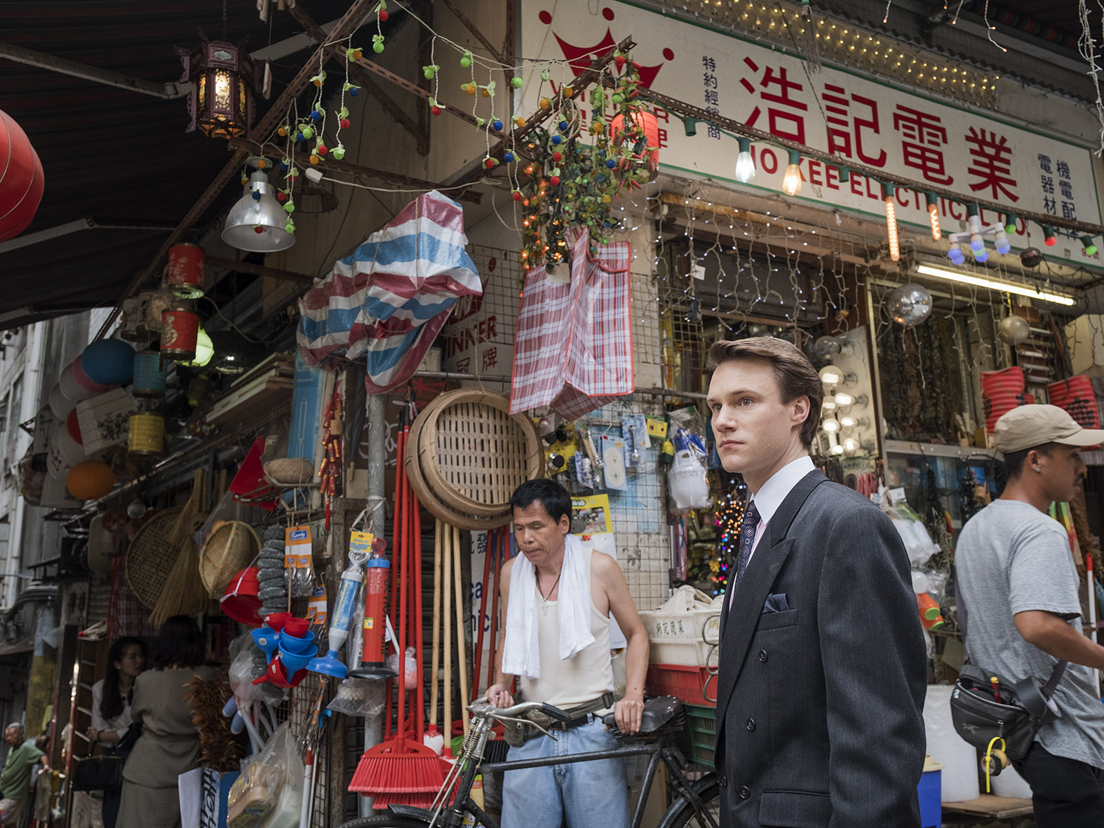 actor Hugh Skinner large photo