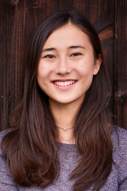 actor Julia Strowski large photo