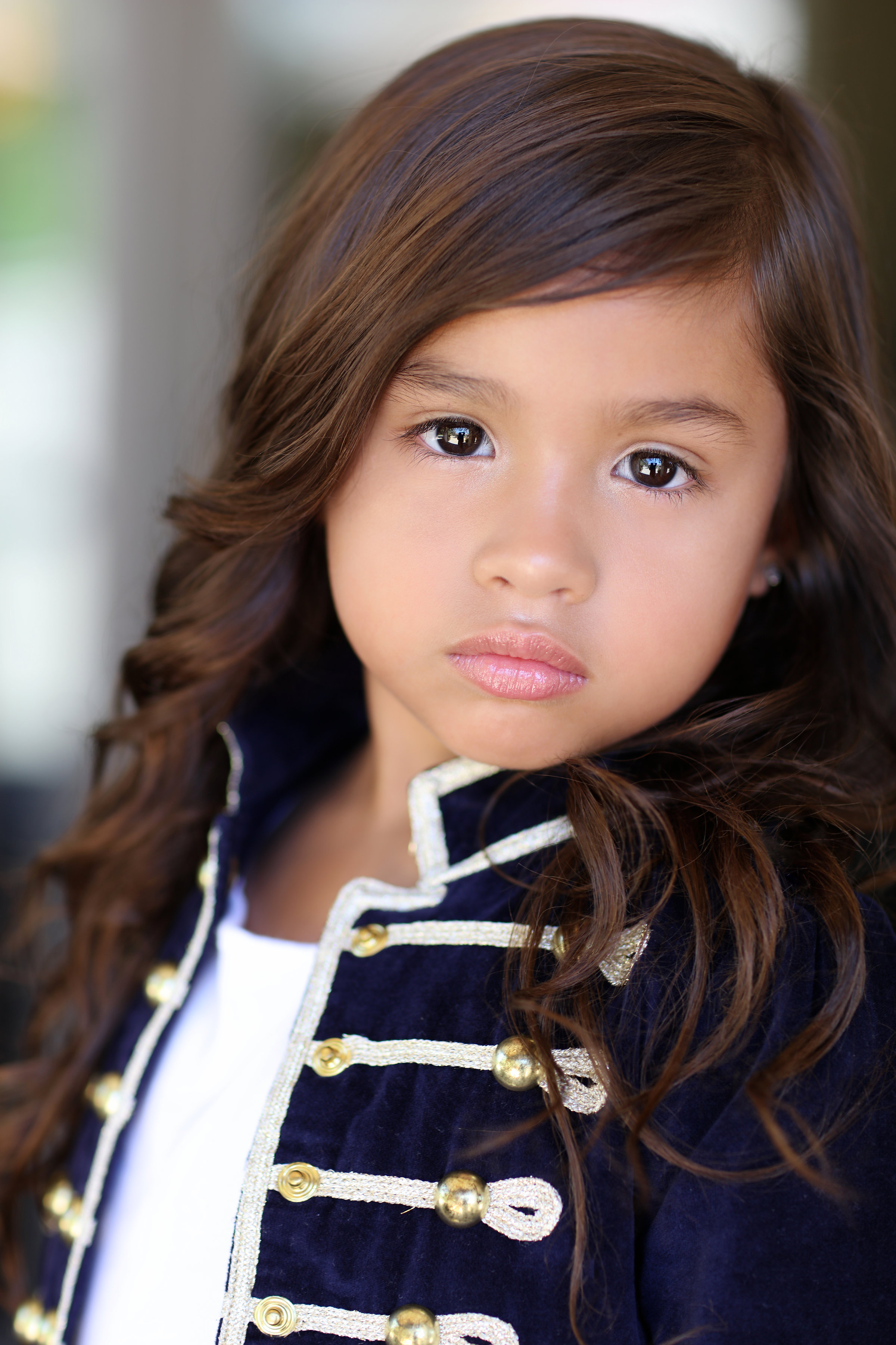 actor Julianna Gamiz large photo