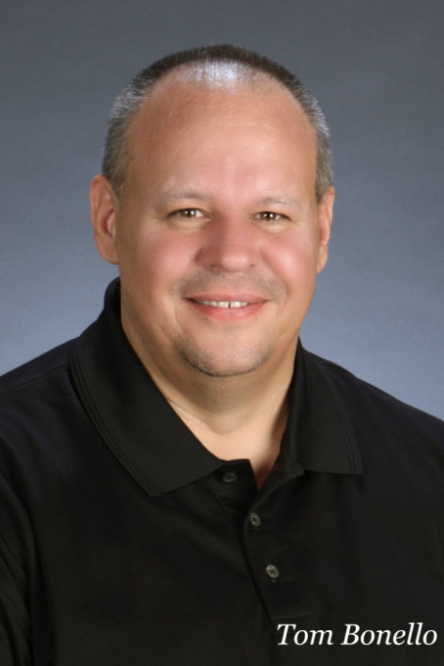 actor Tom Bonello large photo