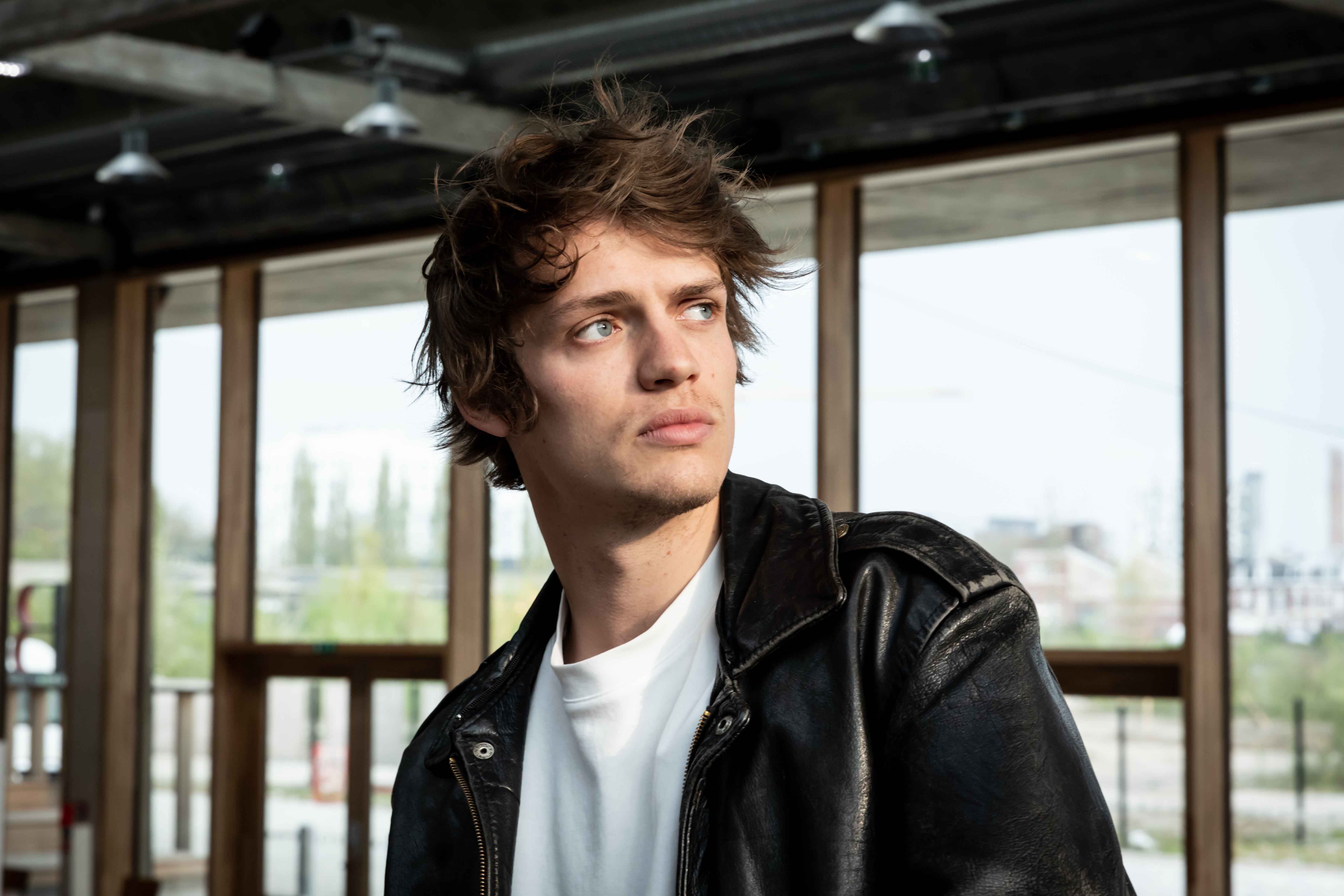 actor Oscar Lesage large photo